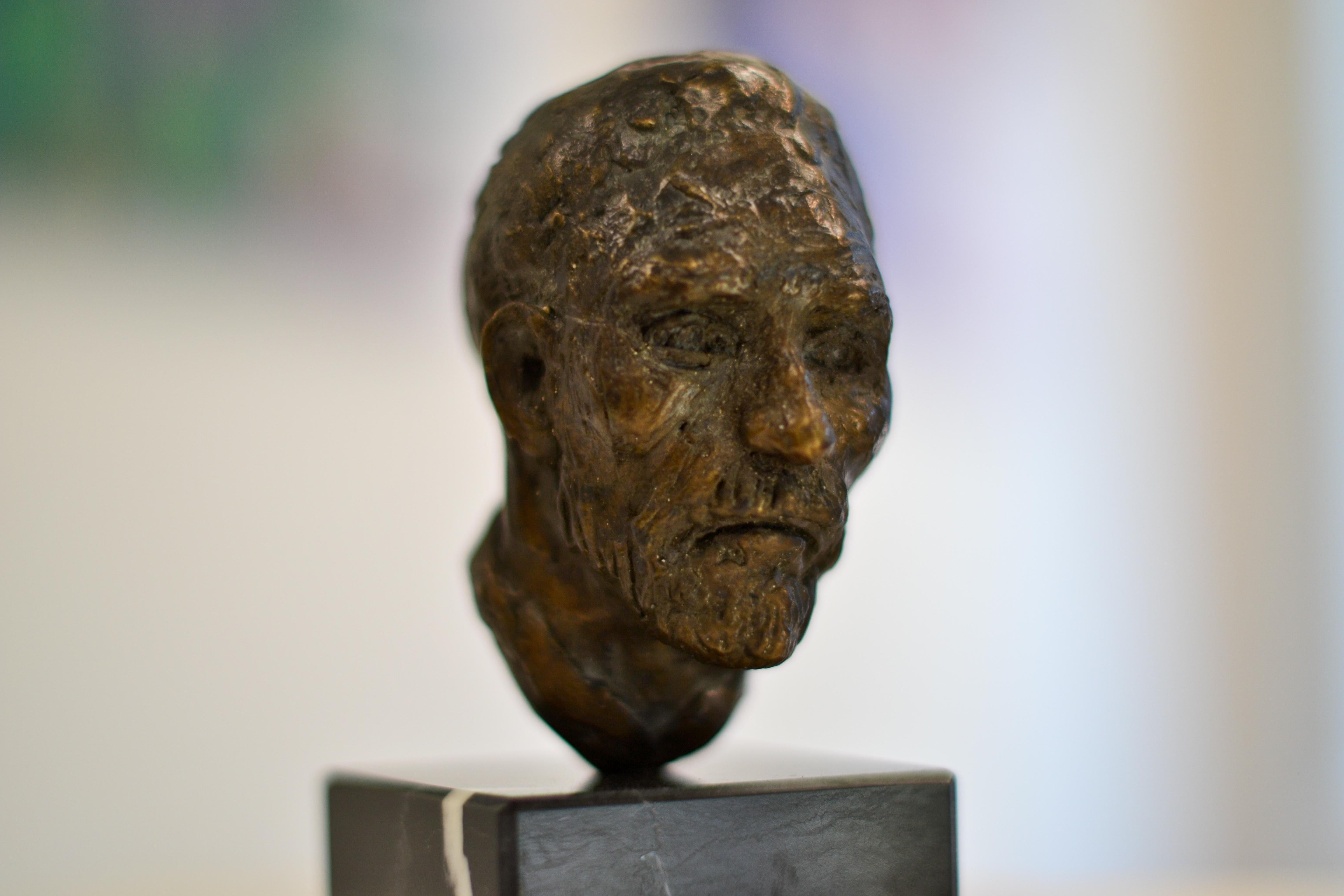 Vincent III - Sculpture by Dutch Artist Romee Kanis Inspired by Vincent Van Gogh For Sale 6
