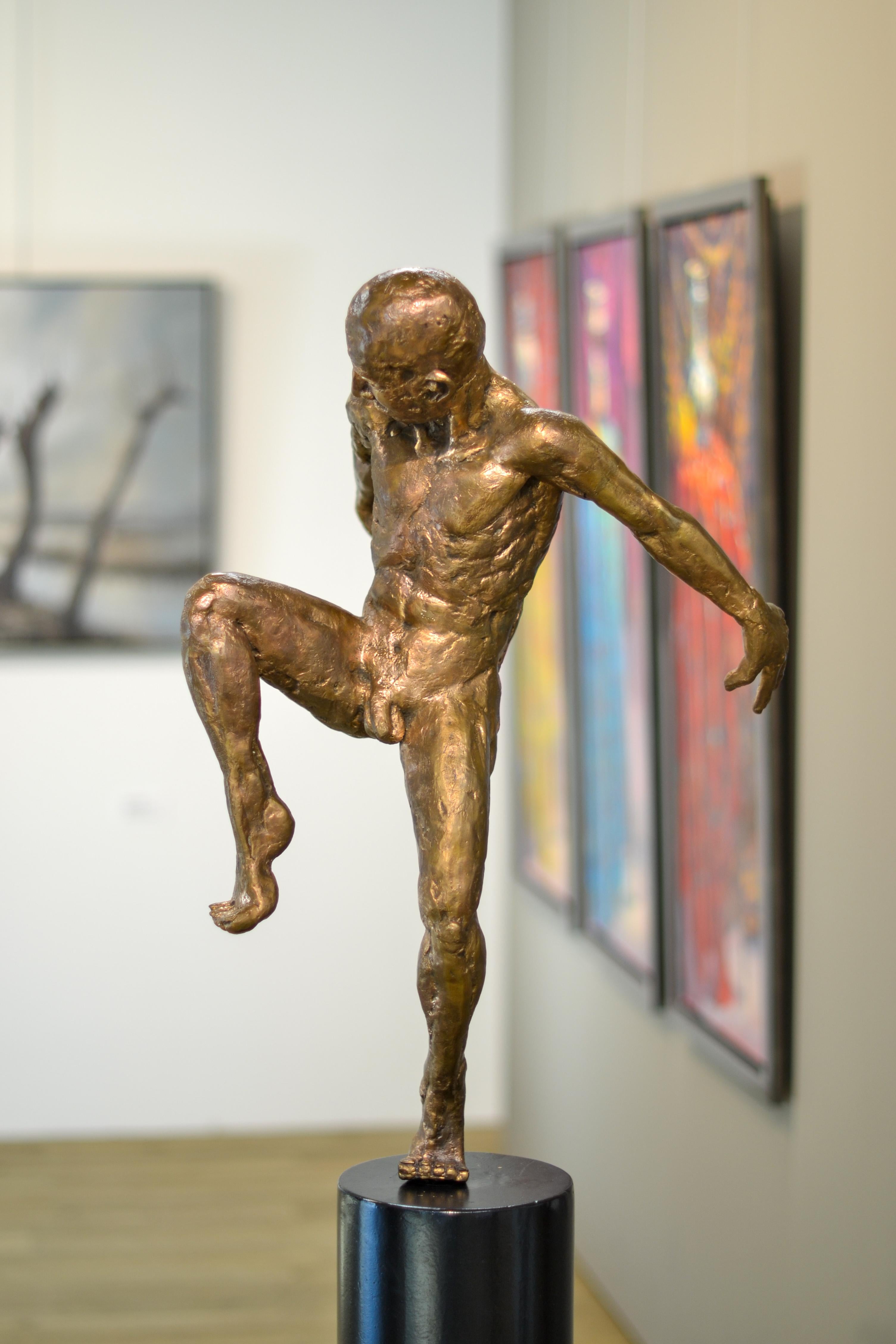 Dancer no. 5 - Martijn Soontiens, zeitgenössische Skulptur eines Mannes aus dem 21. Jahrhundert im Angebot 2