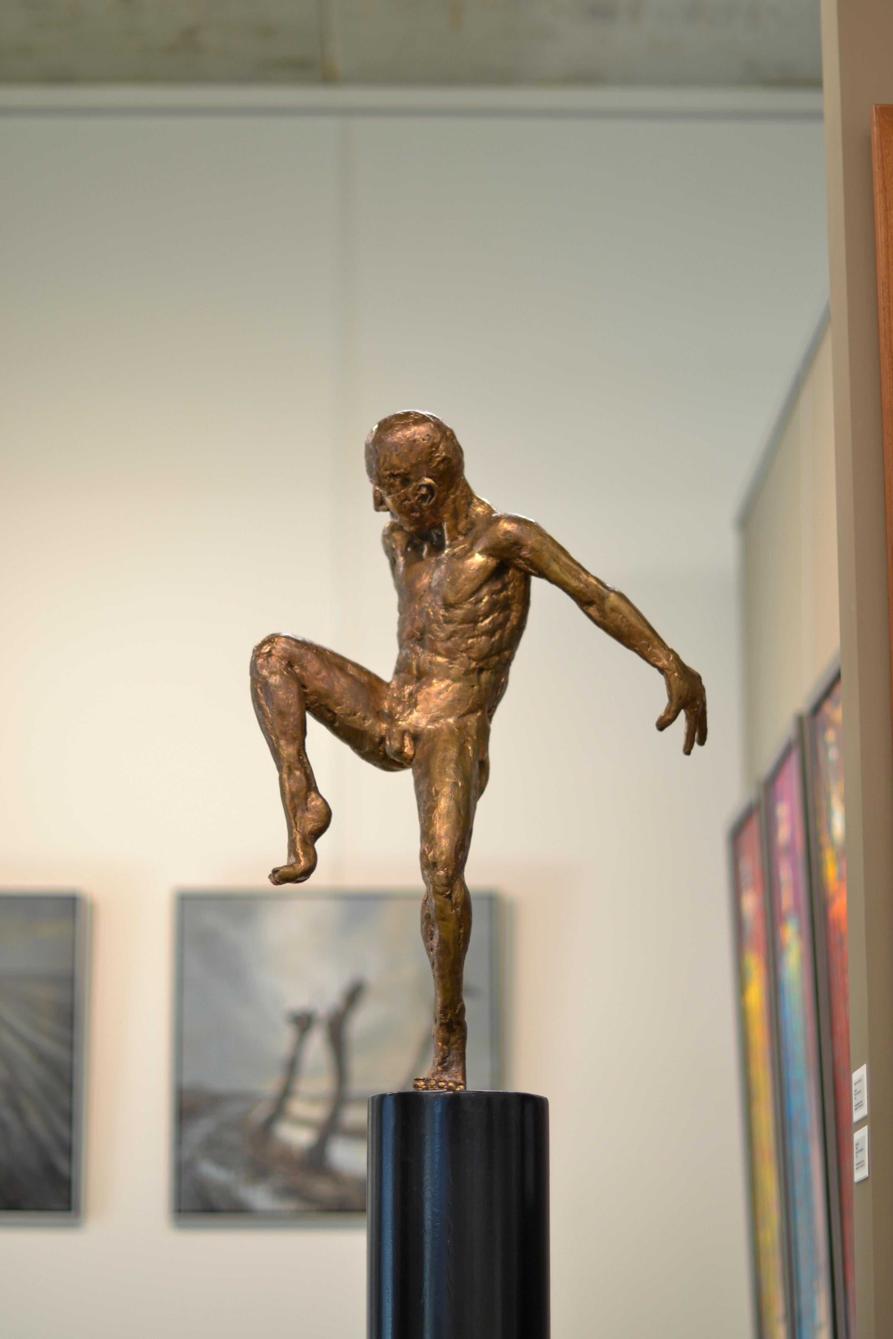 Dancer no. 5 - Martijn Soontiens, zeitgenössische Skulptur eines Mannes aus dem 21. Jahrhundert im Angebot 1