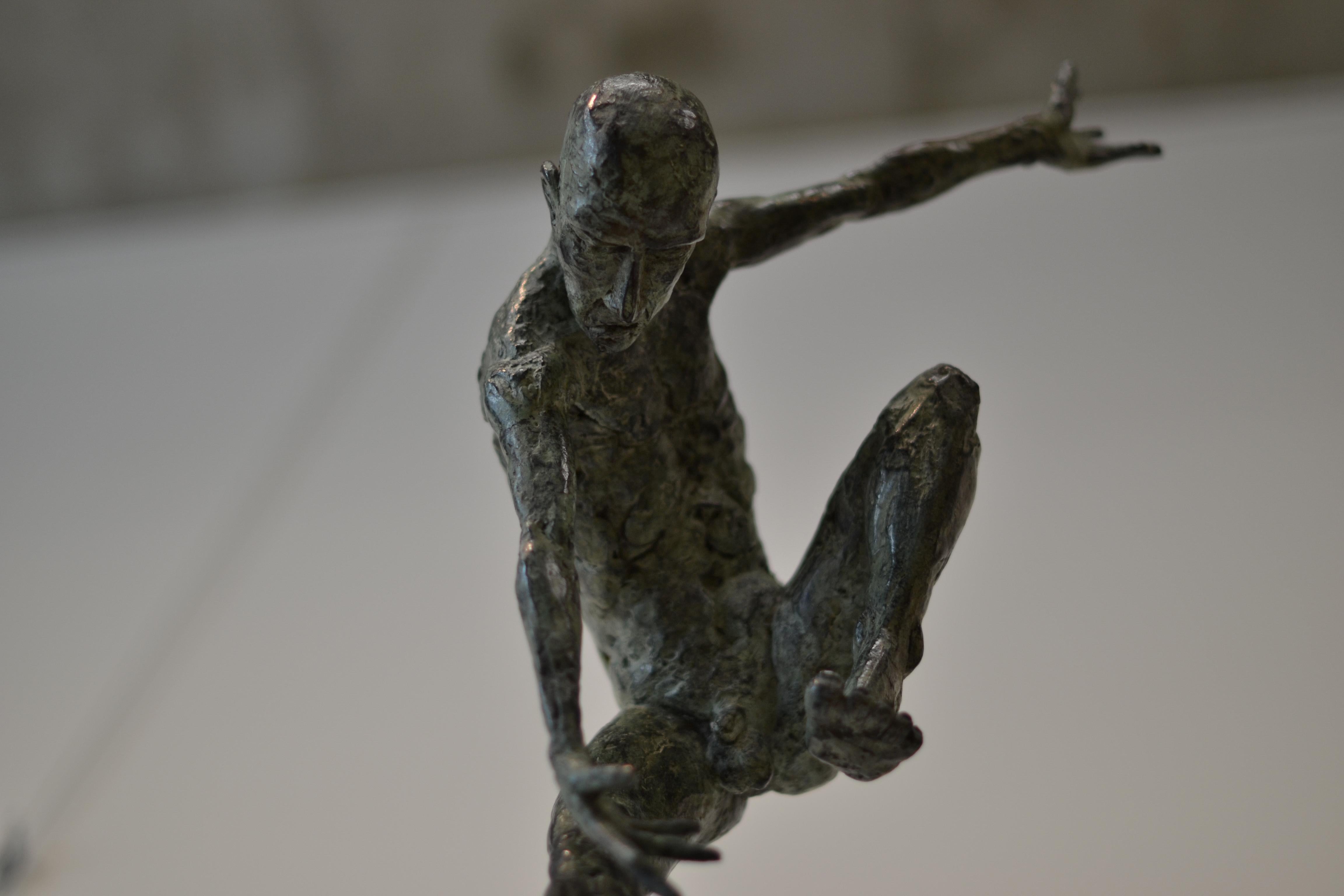 Dance Dancer Satier - Martijn Soontiens, zeitgenössische Skulptur des 21. Jahrhunderts im Angebot 1