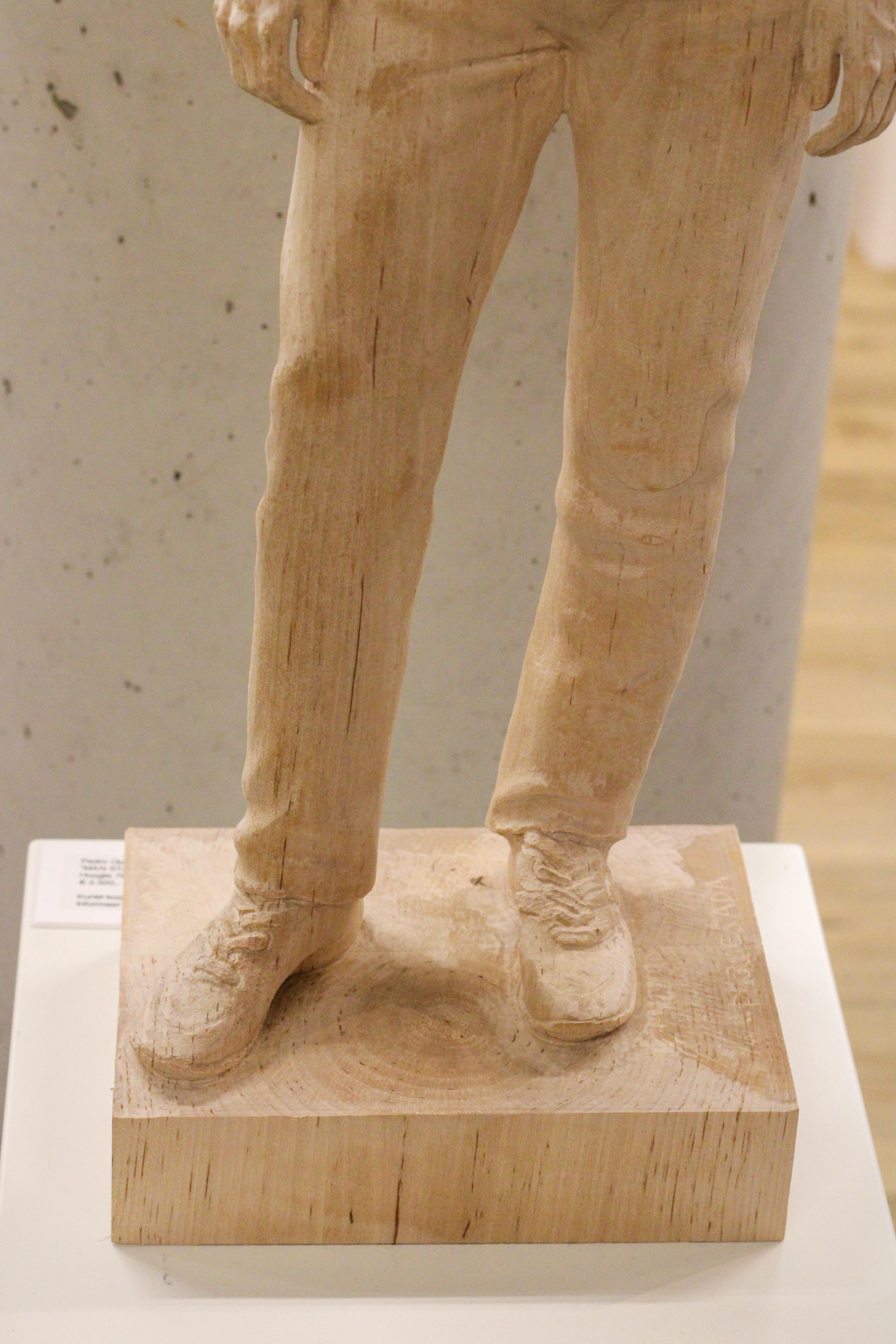 Man Standing, 21st Century Contemporary Wooden Sculpture by Pedro Quesada Sierra For Sale 4