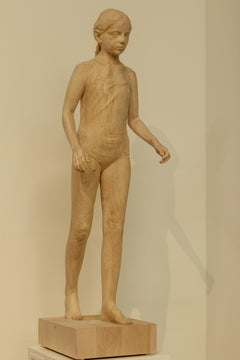 Walking Girl:: sculpture en bois contemporaine du 21e siècle de Pedro Quesada Sierra