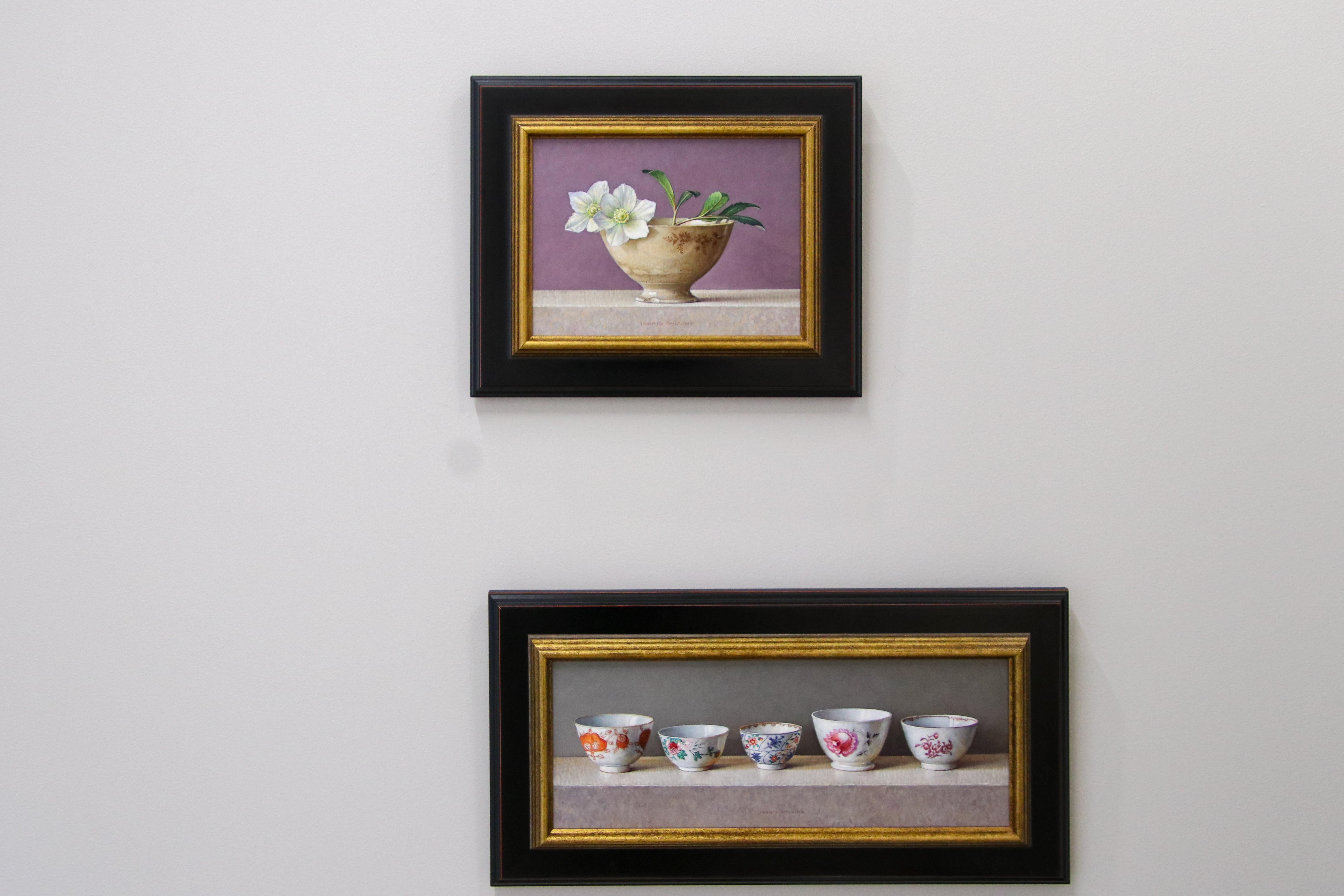 Hellebore in brown bowl - 21st Century Contemporary Still-life by Ingrid Smuling 2