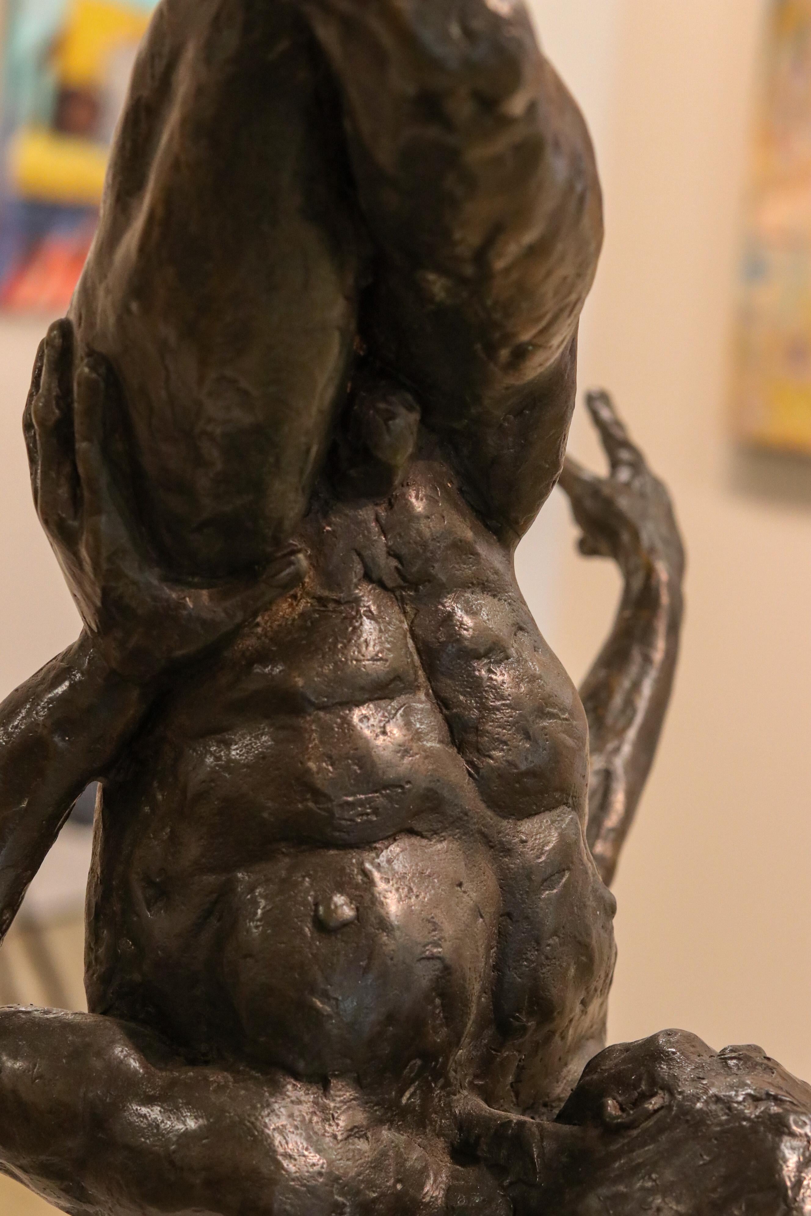 Turnover - Sculpture contemporaine en bronze du 21e siècle représentant un homme nu dansant en vente 2