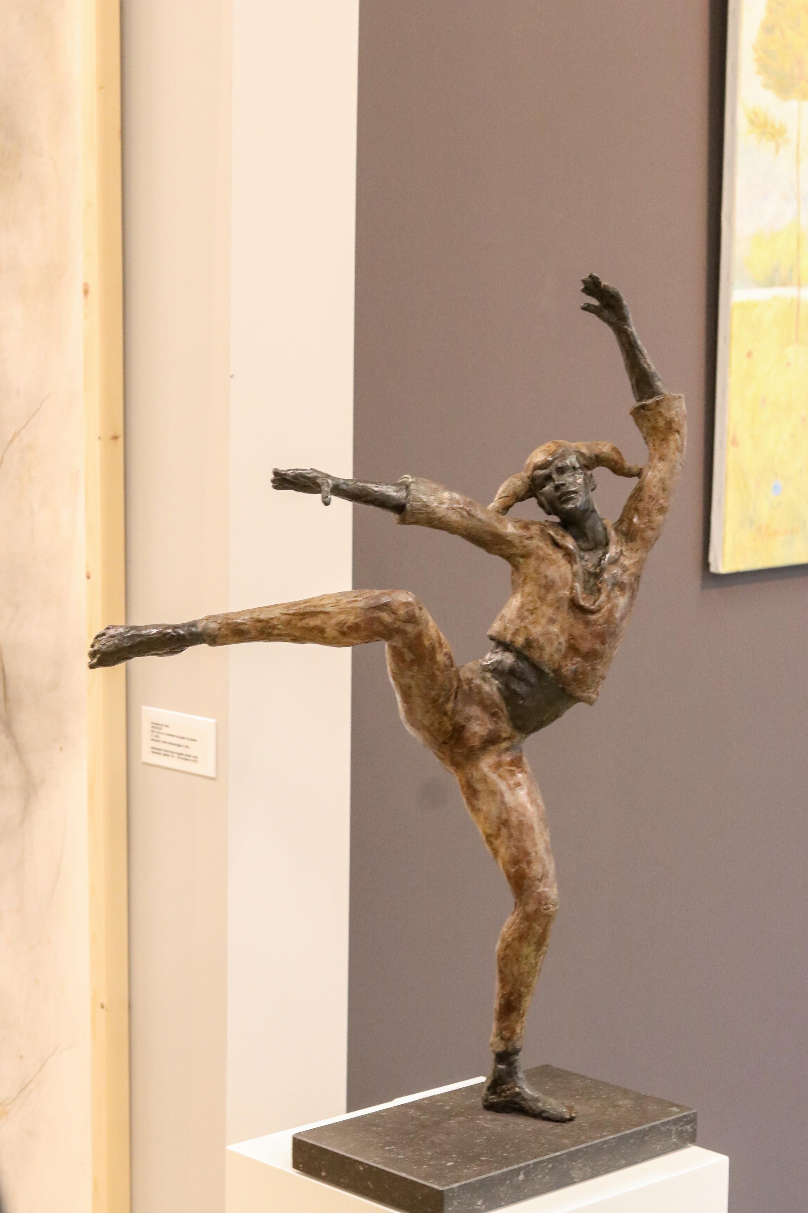 Harlequin - 21st Century Contemporary Bronze Sculpture of a Dancing Jester For Sale 3
