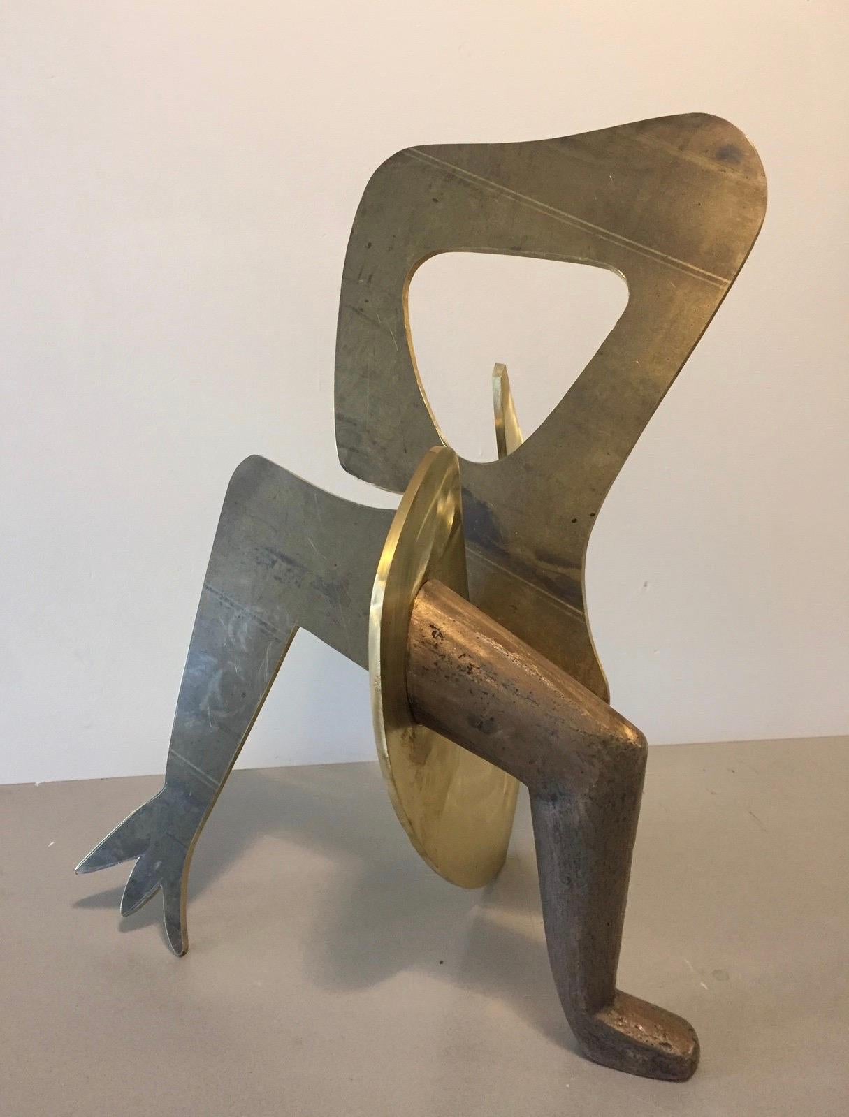 Figurative Sculpture Jan Wils - Sculpture contemporaine en laiton hybride de l'artiste néerlandais hybride II- XXIe siècle