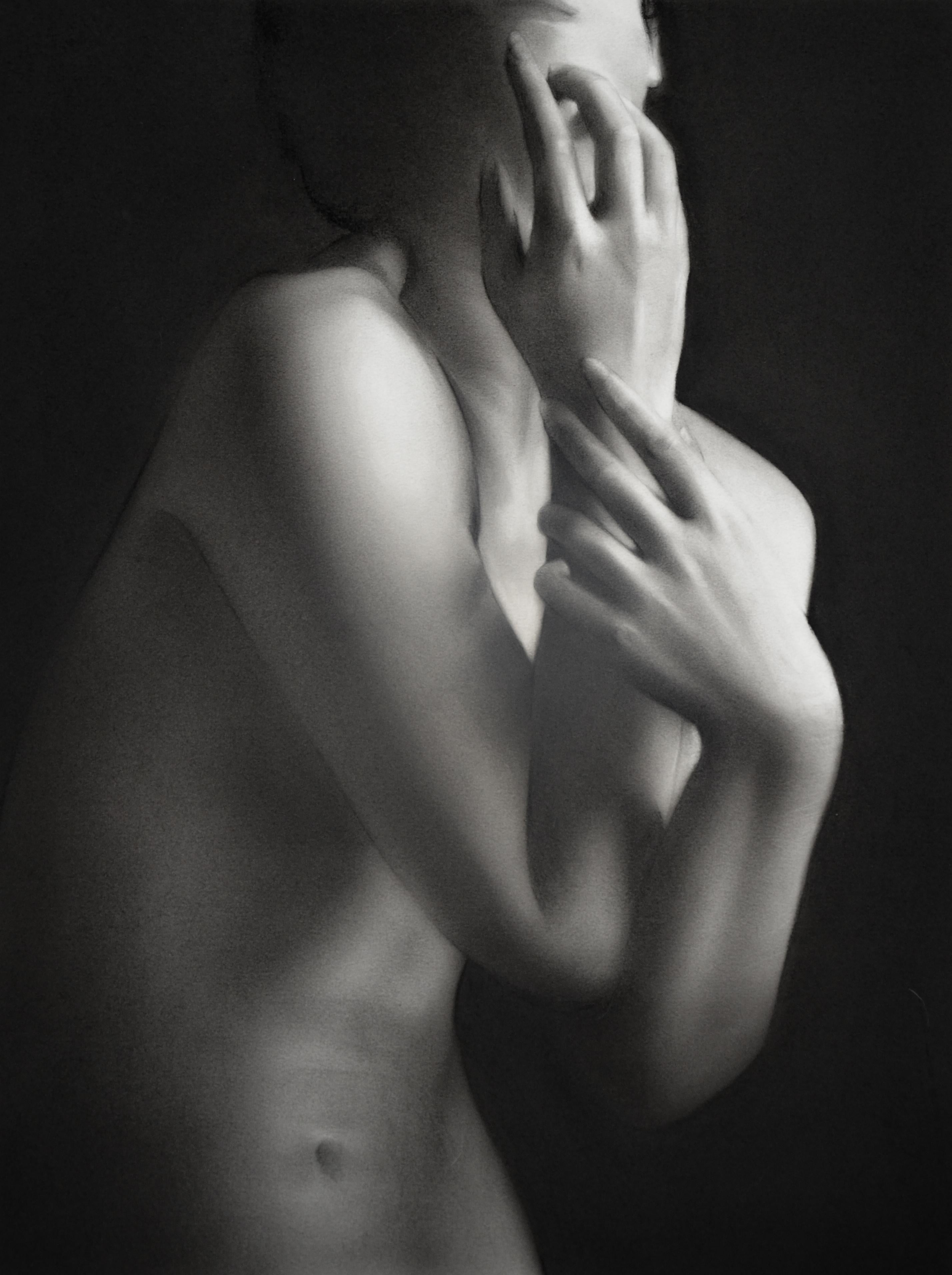 Nocturne in cis-Moll - 21st Century Contemporary Charcoal Drawing, Nude
