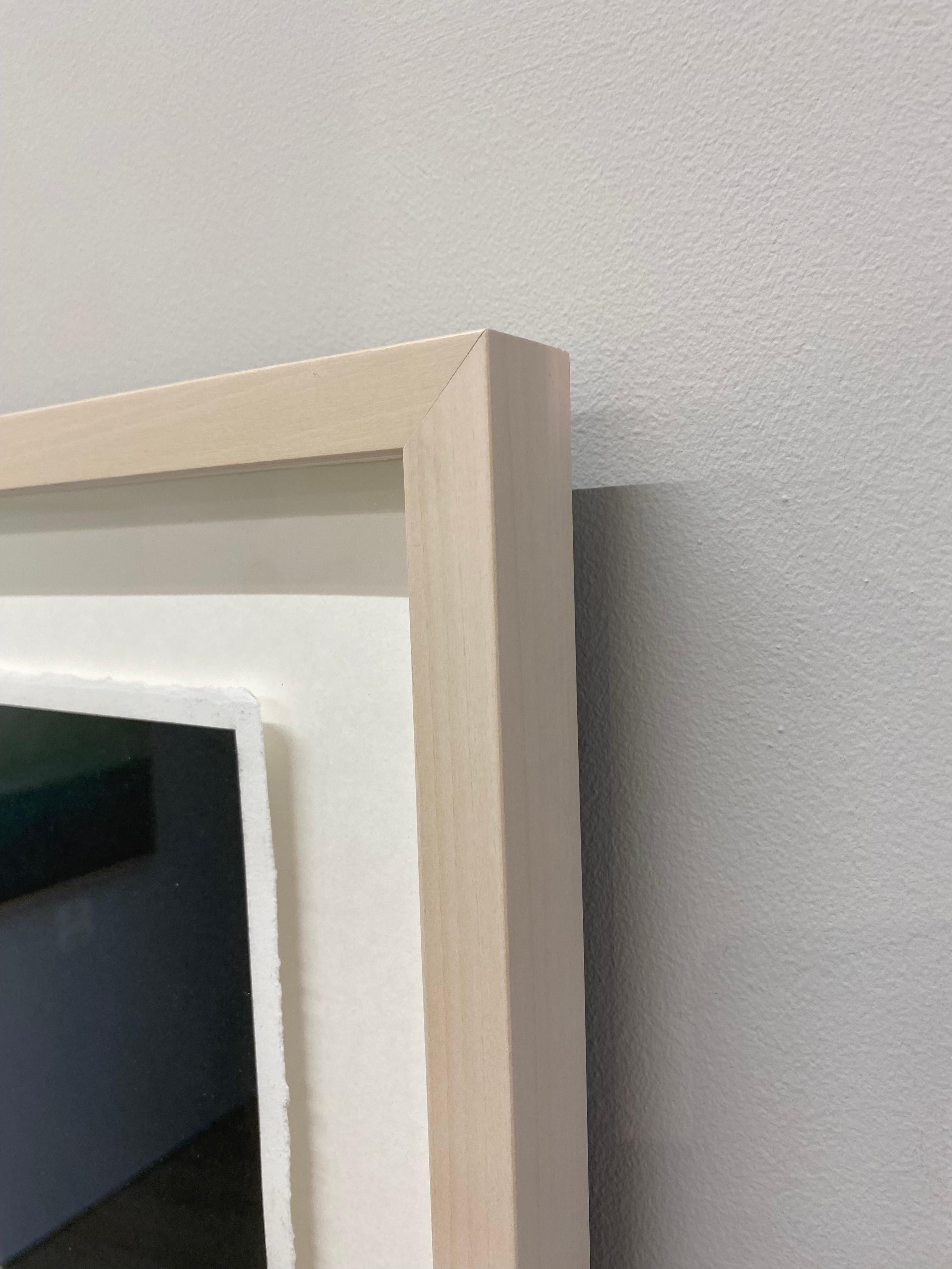 Canción para mí - Siglo XXI Dibujo contemporáneo a carboncillo de un búho en venta 8