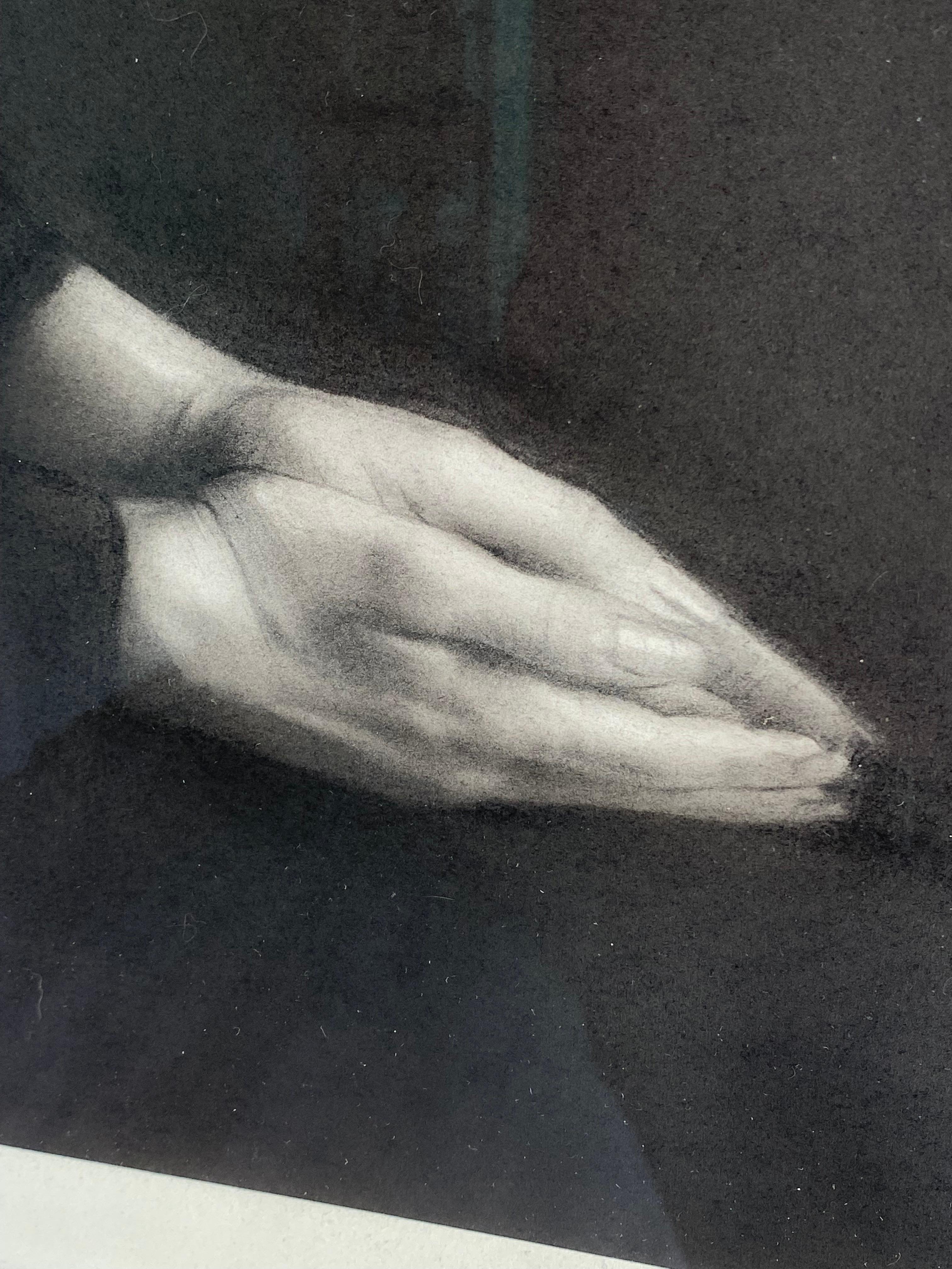 Einstimmung - Zeitgenössische Kohlezeichnung eines Mädchens aus dem 21. im Angebot 4