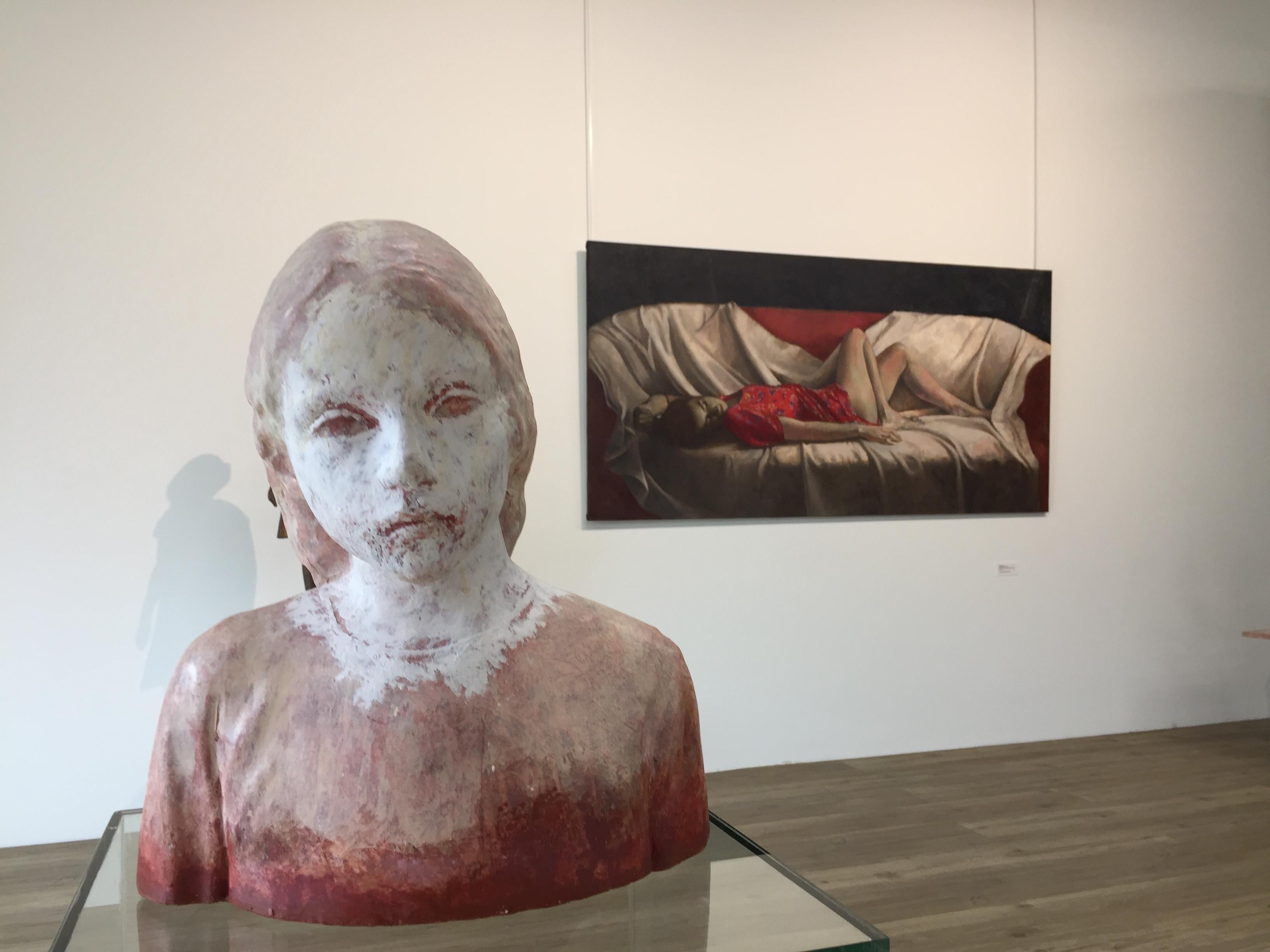 Pedro Quesada Sierra Figurative Sculpture - Girl, Head- 21st Century Contemporary Ceramic Sculpture of a Girl Head