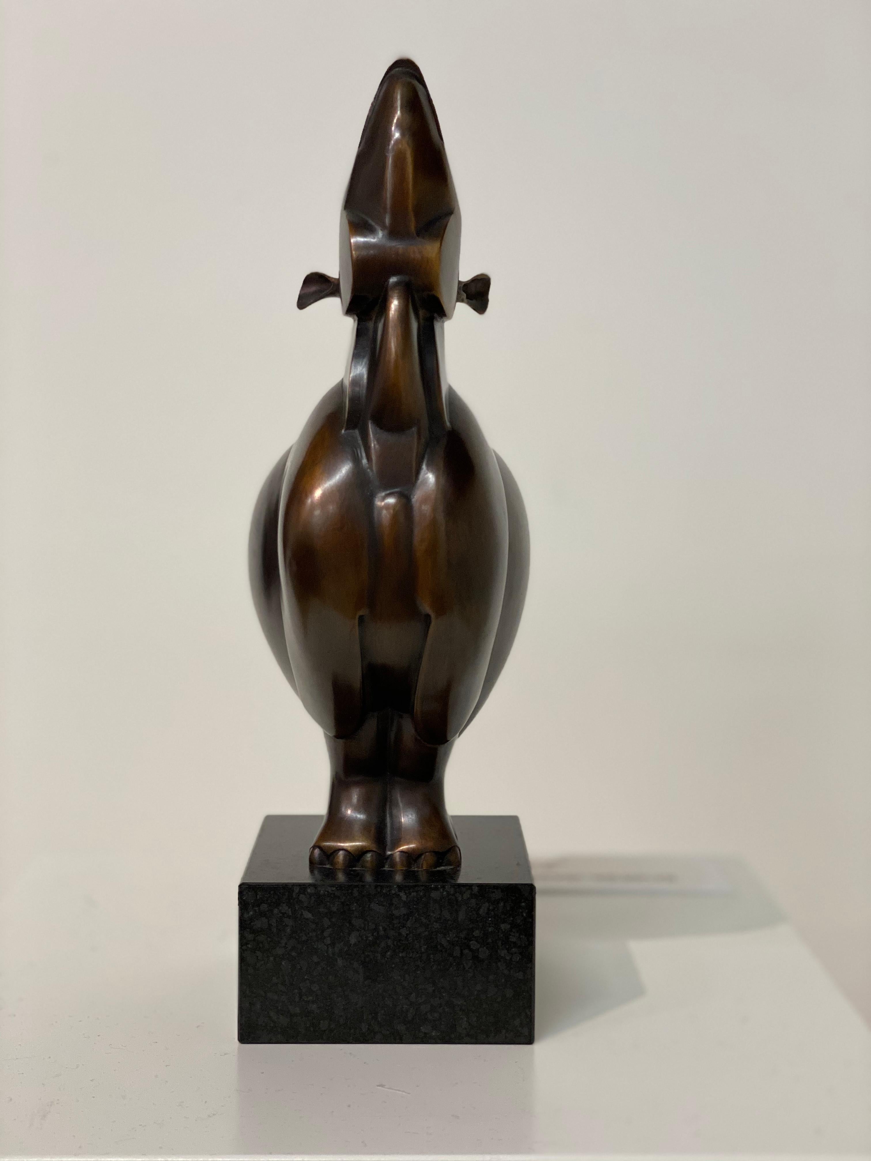 Dora- Escultura holandesa de bronce del siglo XXI de un rinoceronte - Sculpture Contemporáneo de Frans van Straaten