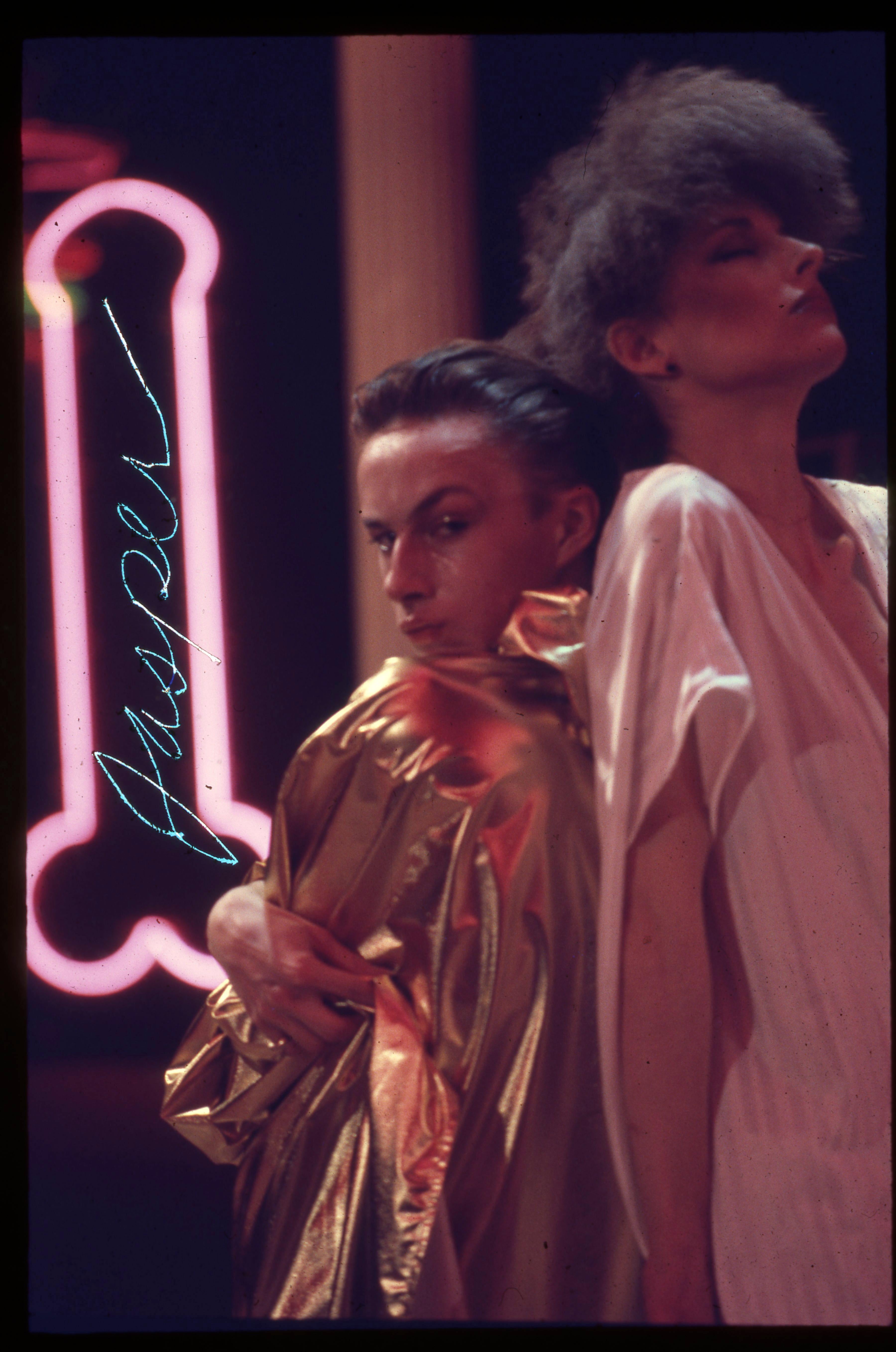 Robin Rice Color Photograph – Jasper & Elaine, Infinity, New York, NY, 1976