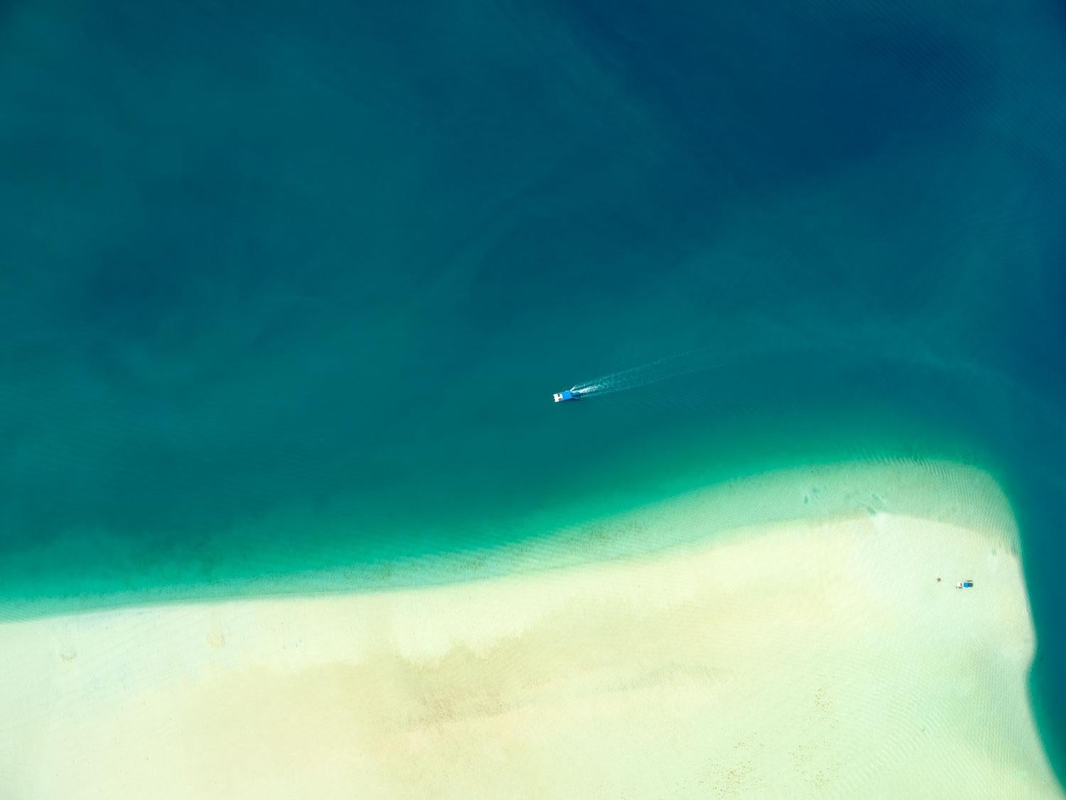 Dinesh Boaz Landscape Photograph – Destiny, Kaneohe Bay, Oahu, Hawaii, 2018