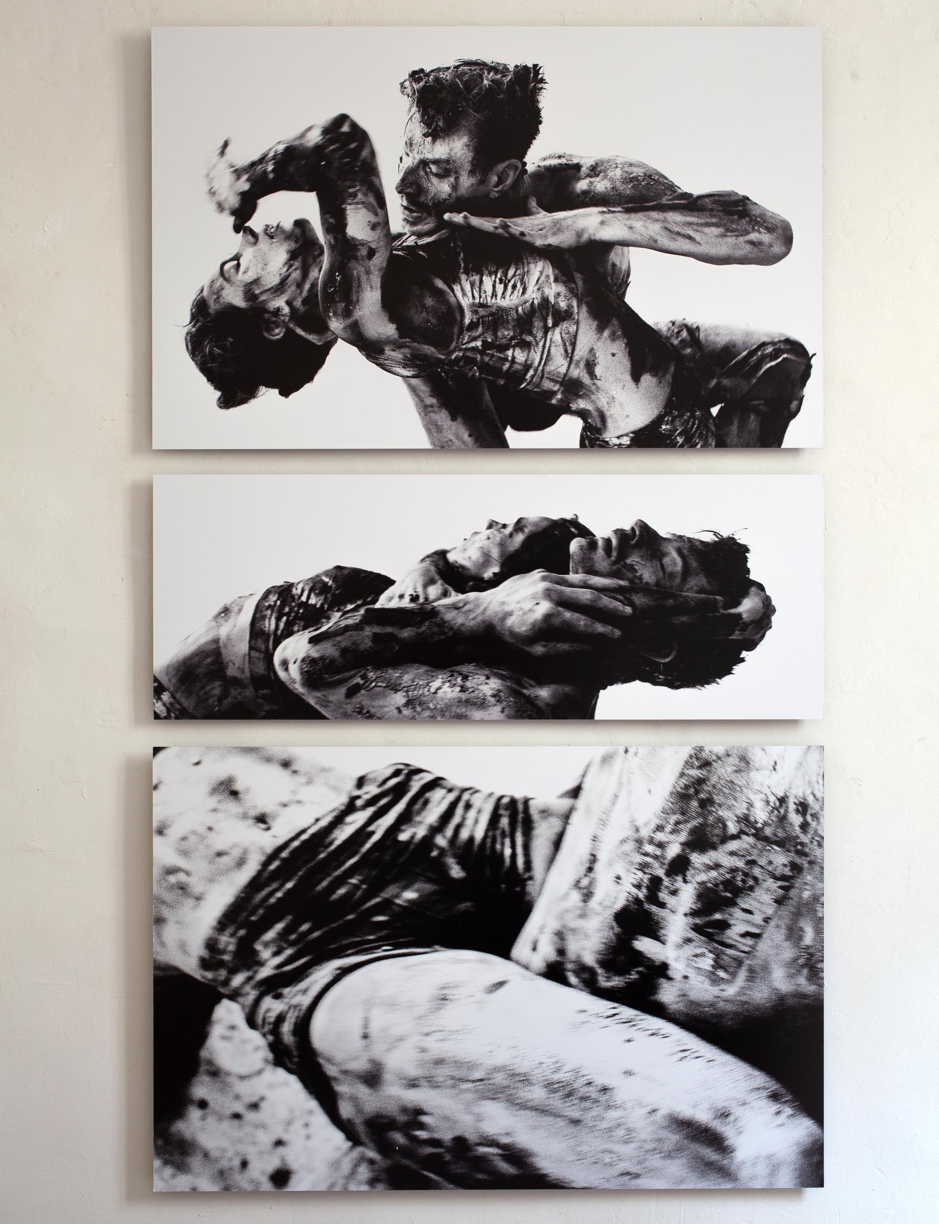 The Crowd #01 triptych - Luca Di Bartolo - Black & White Photos im Angebot 4