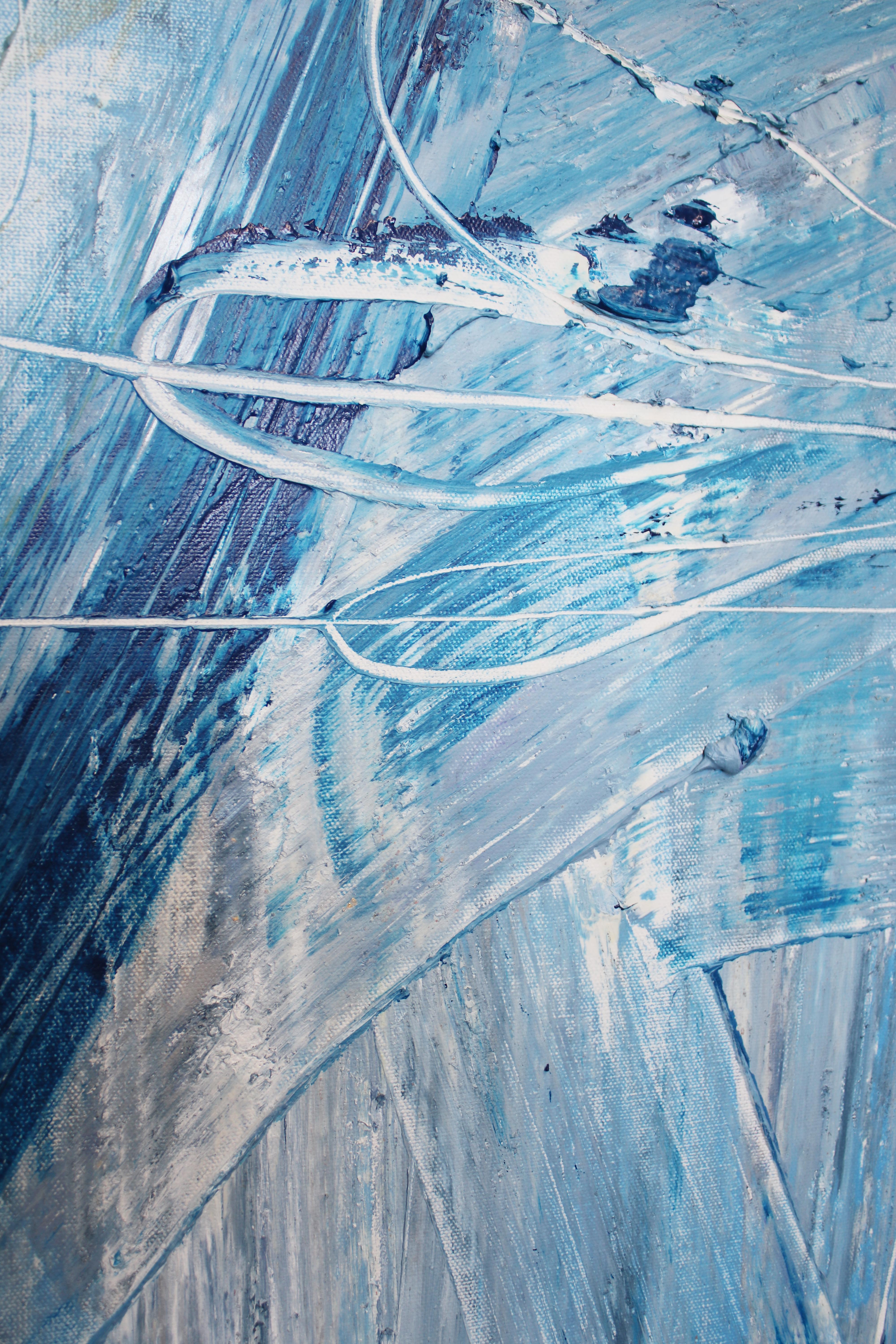 Peinture technique mixte sur toile abstraite bleue à forte texture, brut urbain 30 x 48 po. - Bleu Abstract Painting par Irena Orlov