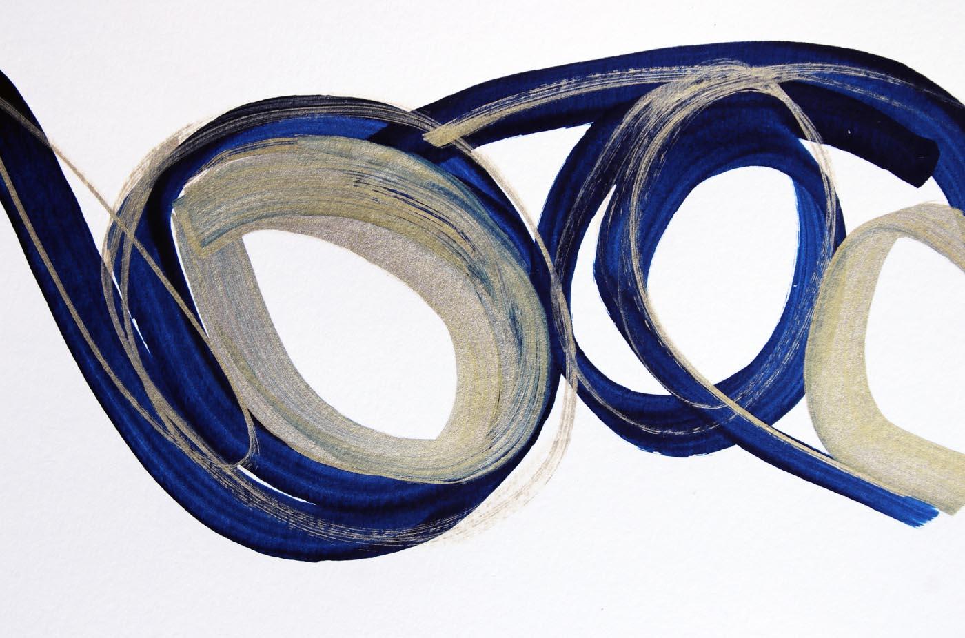 Quadro astratto con cerchi blu e oro su tela con texture Giclee 45 x 72 pollici - Painting Contemporaneo di Irena Orlov