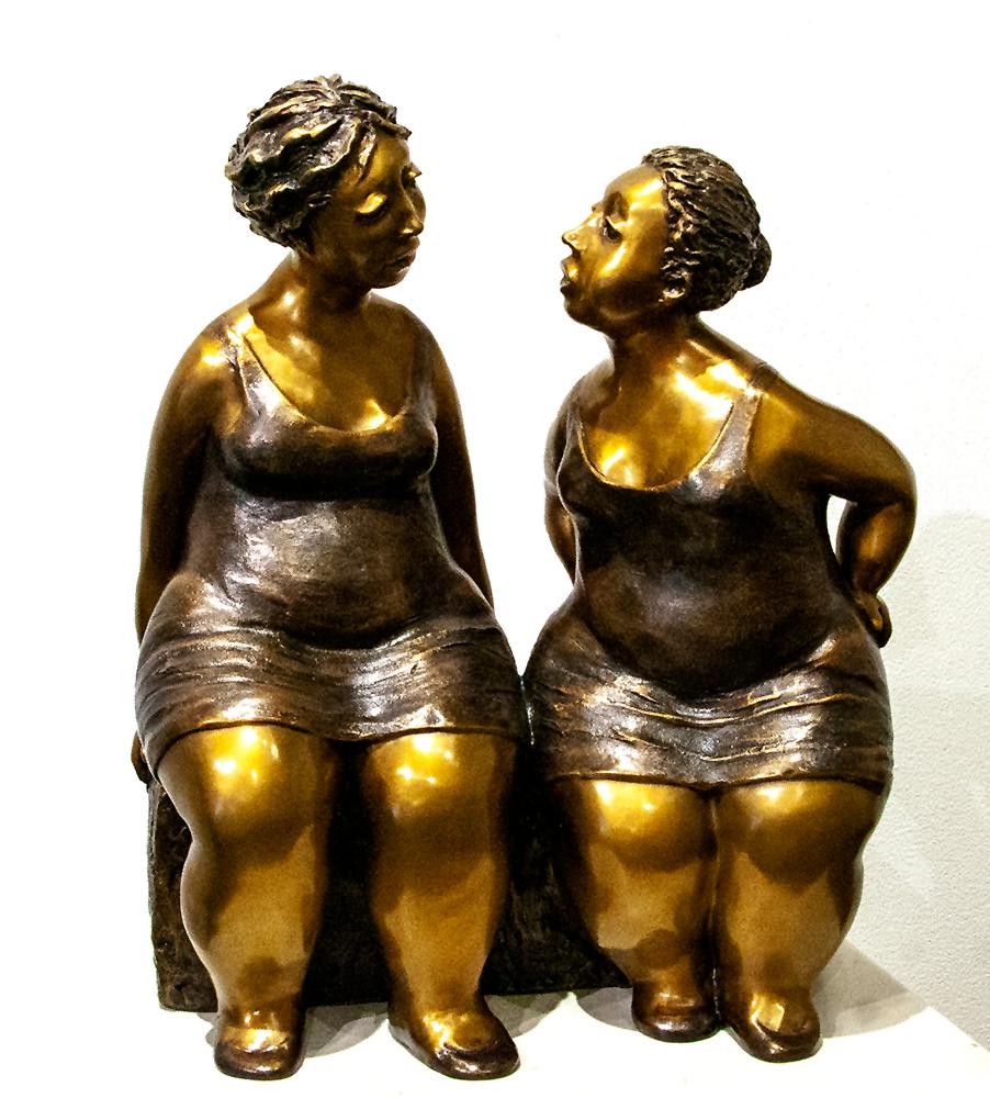 Rose-Aimée Bélanger Figurative Sculpture – Bronzeskulptur in limitierter Auflage von Rose-Aimee Belanger  COMPLICITY  E.A. III/IV