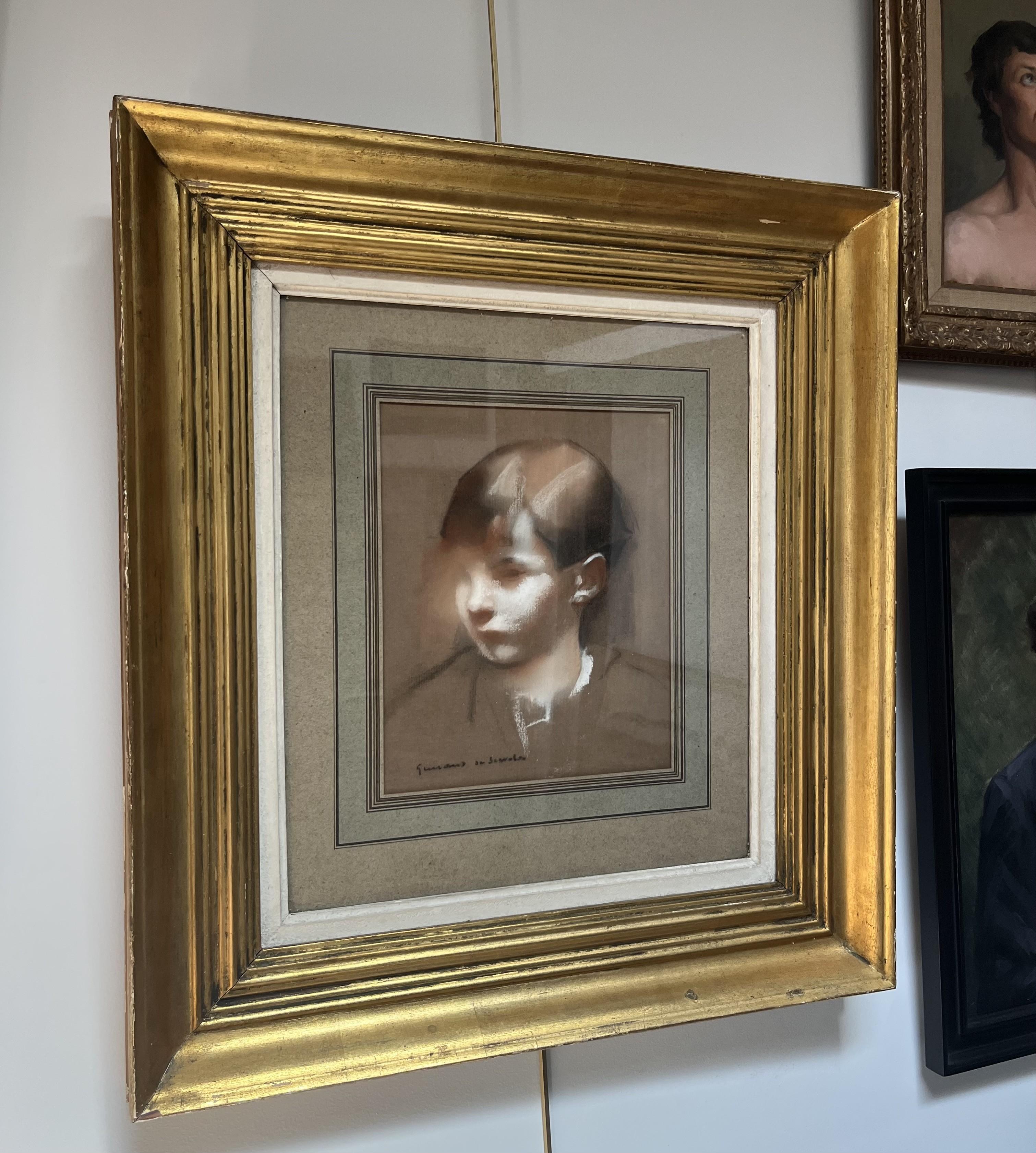 Lucien Victor Guirand de Scevola (1871-1950) Portrait of a boy, signed pastel en vente 2