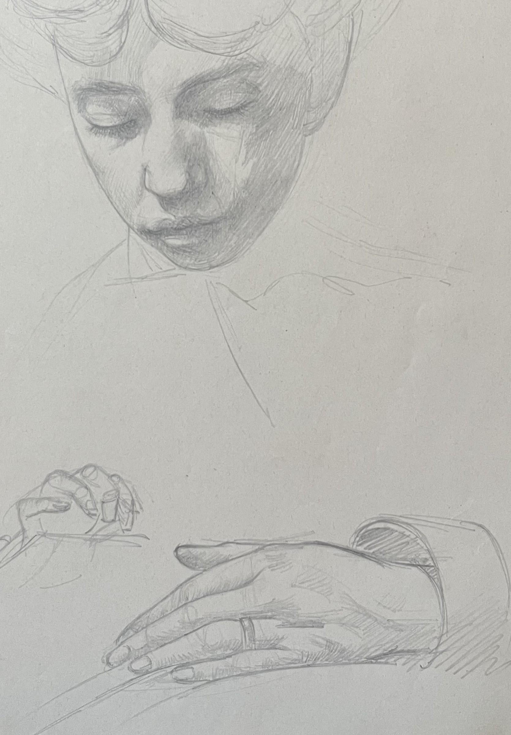 André Eugène Costilhes (1865-1940) Une jeune femme cousant, dessin en vente 6