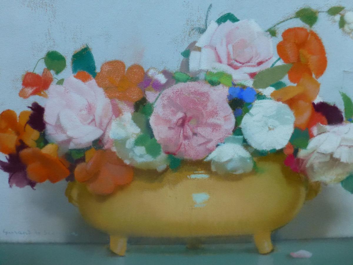 Guirand de Scevola  (1871-1950) A bunch of flowers in a yellow vase, pastel - Painting by Lucien-Victor Guirand de Scévola
