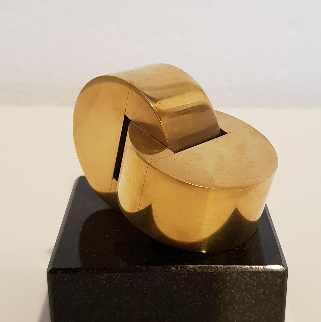 Henk van Putten Abstract Sculpture - Inescapable - contemporary modern abstract geometric miniature brass sculpture