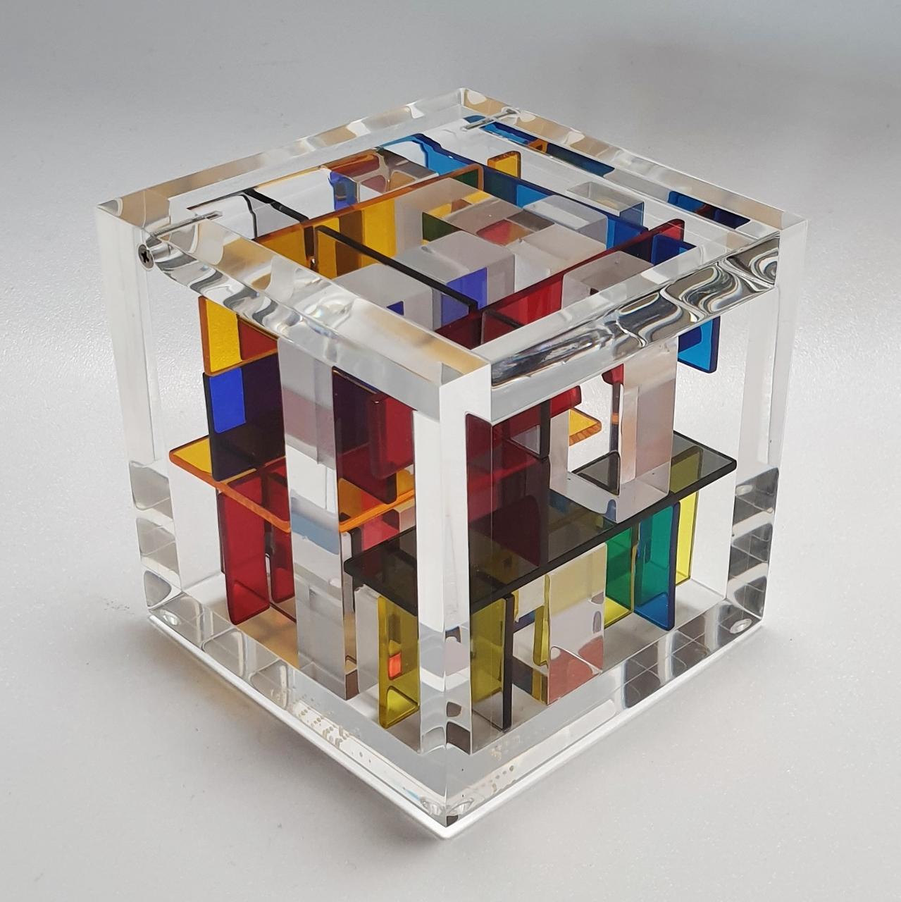 Homage to Rietveld - contemporary modern abstract geometric cube sculpture - Contemporary Sculpture by Haringa + Olijve