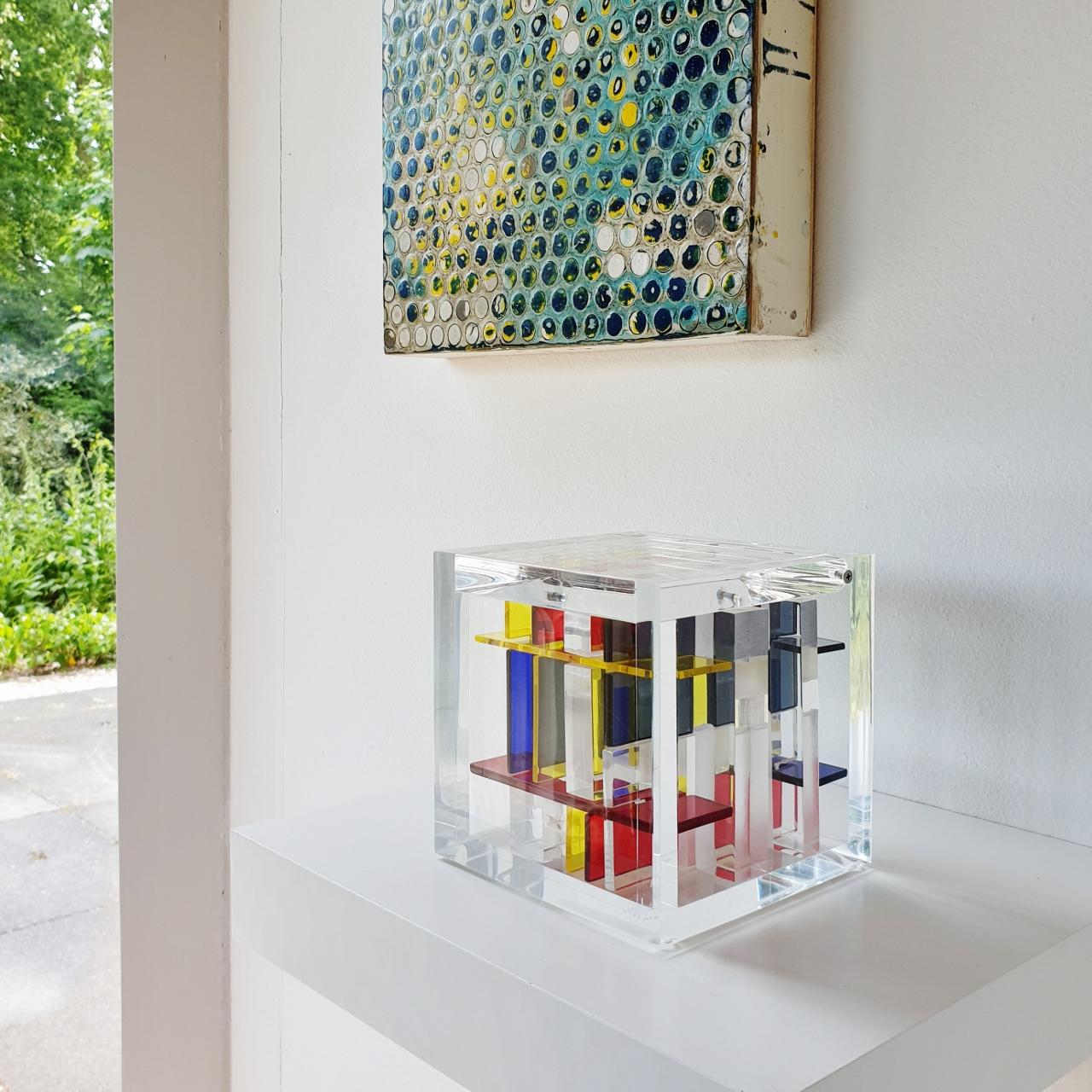 New York City - contemporary modern abstract geometric cube sculpture - Sculpture by Haringa + Olijve