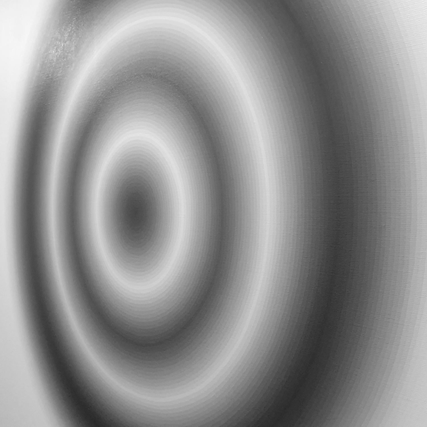 99 cerchi grigi - quadro geometrico astratto contemporaneo e moderno su tela - Abstract Painting Grigio di Eliza Kopec
