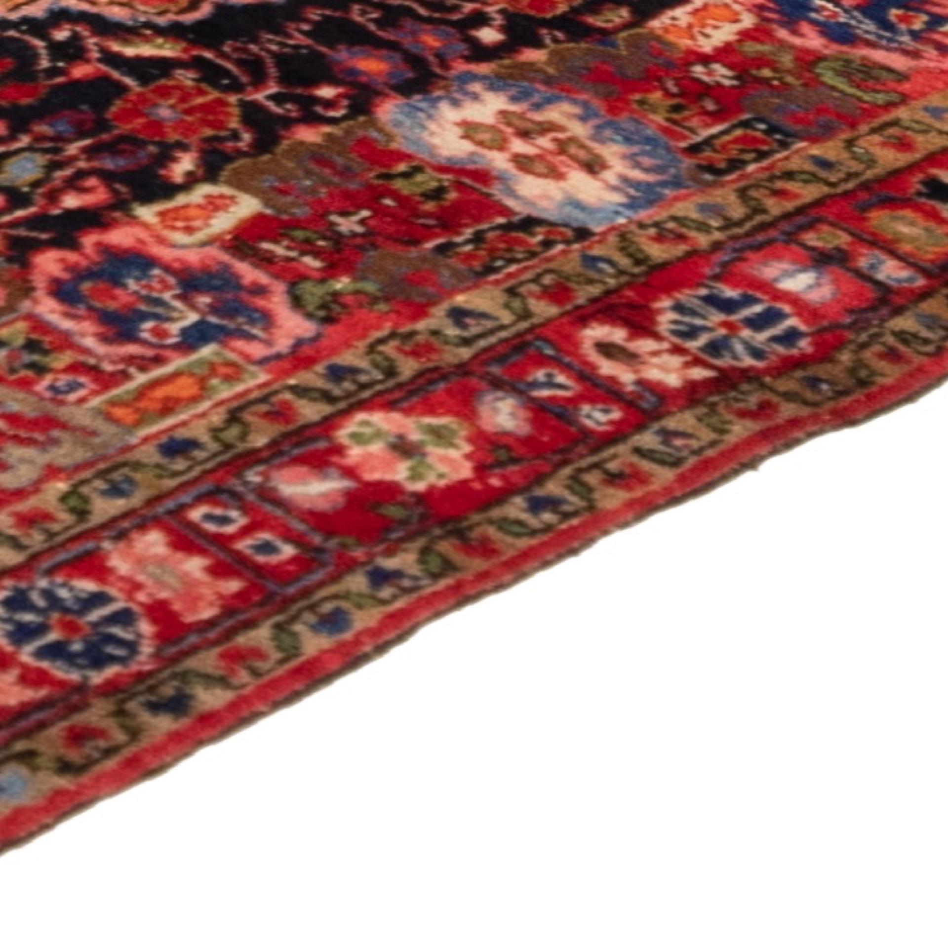 Hamadan Persian Rug – Captivating Design with Striking Patterns For Sale 1