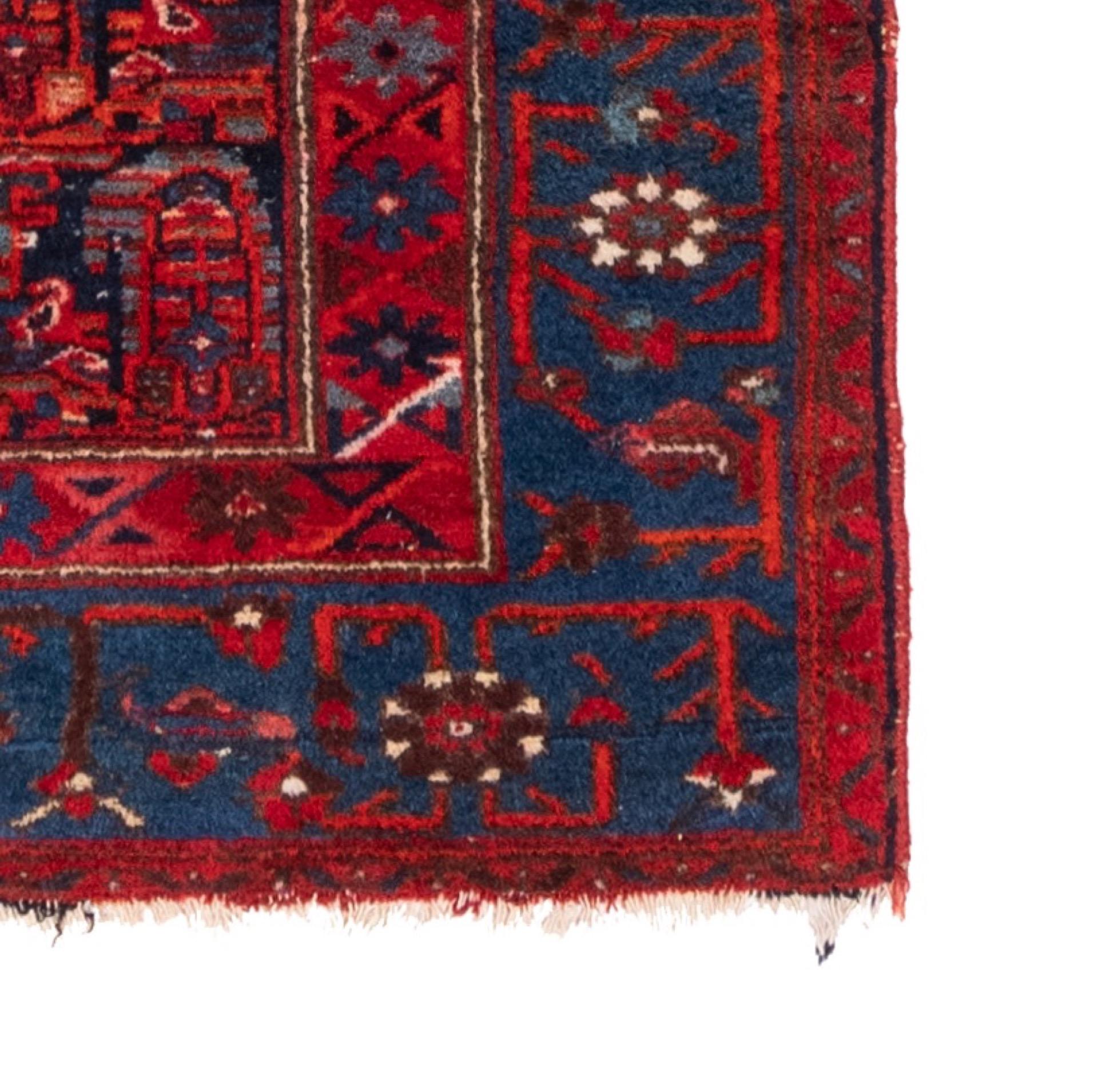 Malayer Persian Rug – Striking Design with Red Patterns For Sale 1