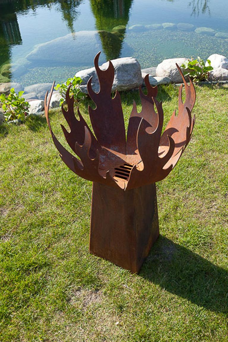 Firepit Flame - Diameter 55cm - Unique Modern Outdoor Ornament - Stefan Traloc For Sale 1