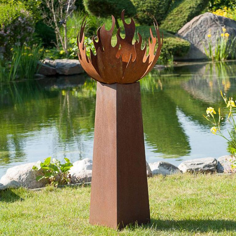 Cette boule de feu attirera tous les regards dans votre jardin. Grâce à la bonne alimentation en air, vous pouvez très rapidement un beau sapin.

La base sert également de cendrier, a une base centrale, mais peut également être utilisée séparément