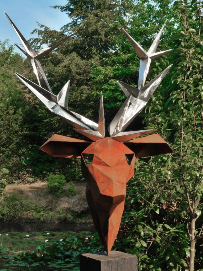 Cerf polygonal - 100 cm - Ornement d'extérieur moderne unique - Stefan Traloc en vente 1