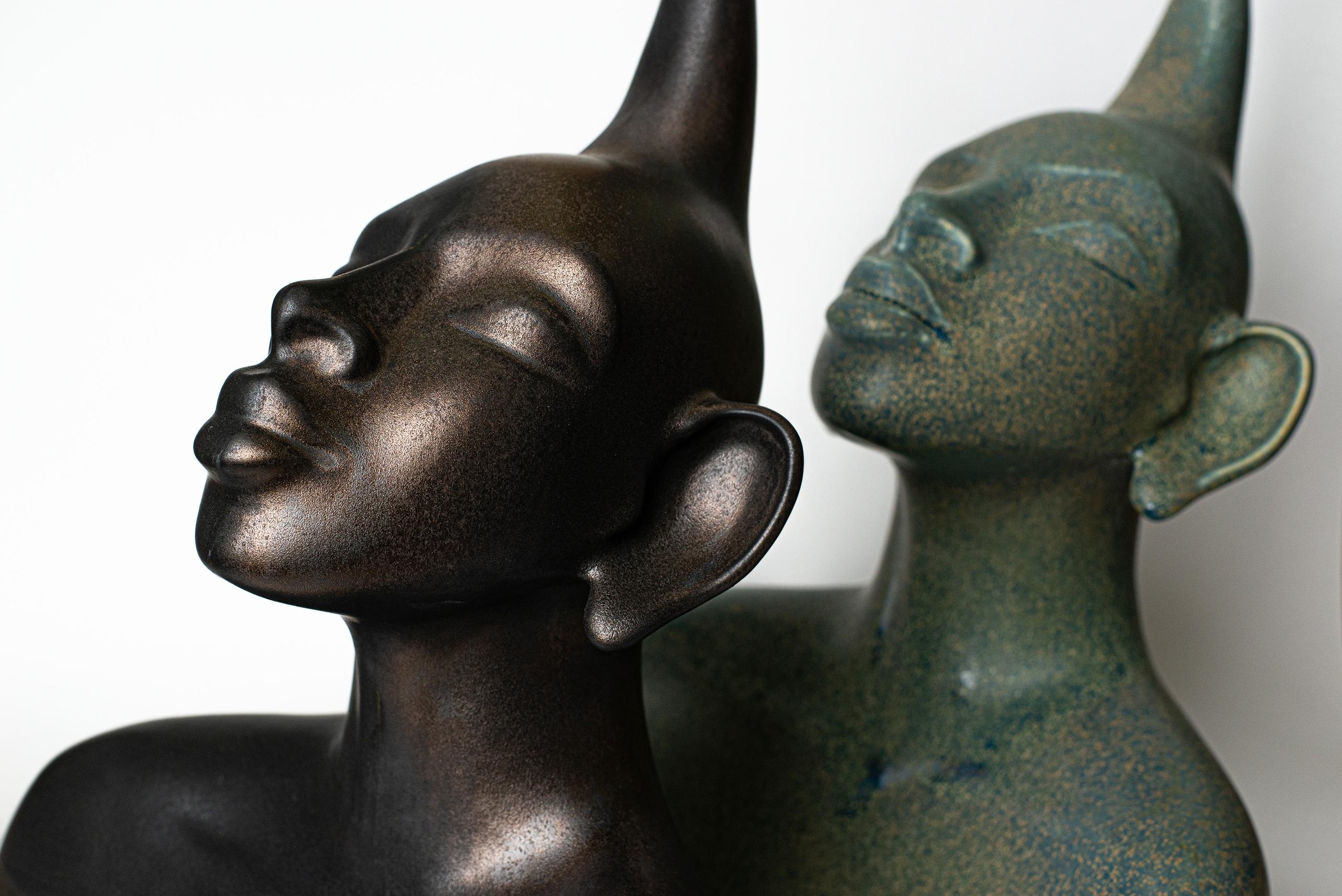 Lina Gonchar - « Lina II » - Sculpture en céramique unique - Revêtement en marron en vente 7