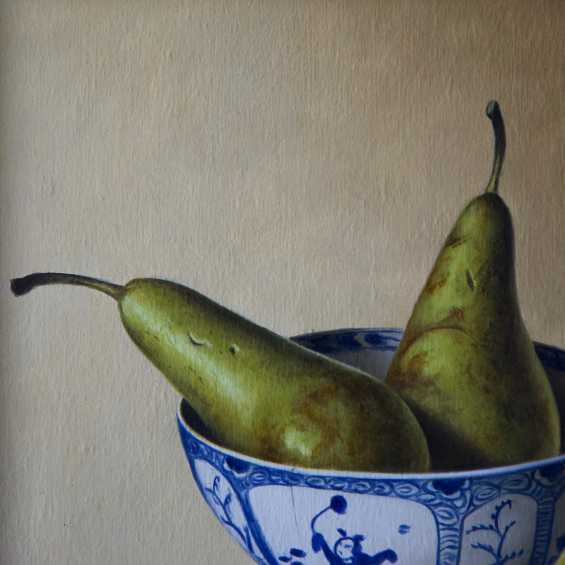 Pears in Chinese Bowl - Realist Painting by Stefaan Eyckmans