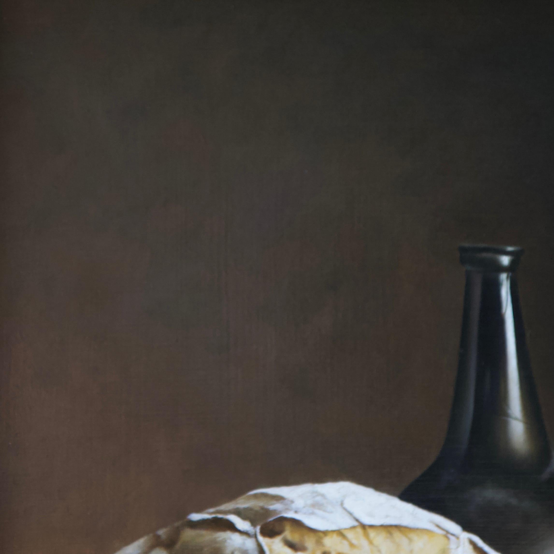 Plat et fromage de chèvre français - Noir Still-Life Painting par Stefaan Eyckmans