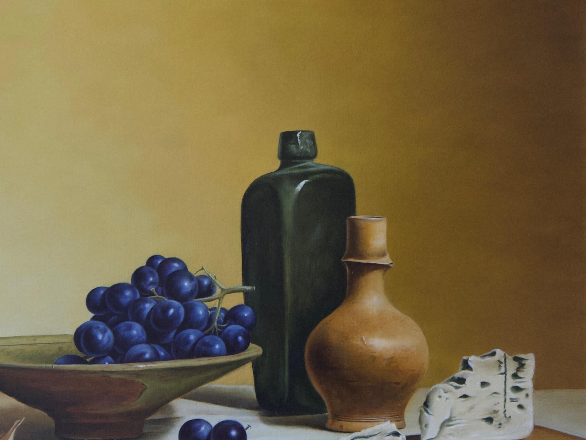 Trauben und französische Käse (Braun), Still-Life Painting, von Stefaan Eyckmans