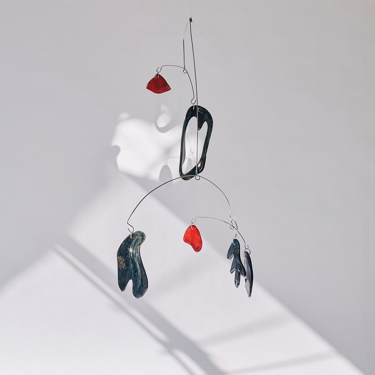 Alejandra Jaimes is a young Colombian artist based in Barcelona, focused on installation and experimentation with new materials. Inspired by great artists such as Alexander Calder, Alejandra explores her surrounding reality, through form and pure