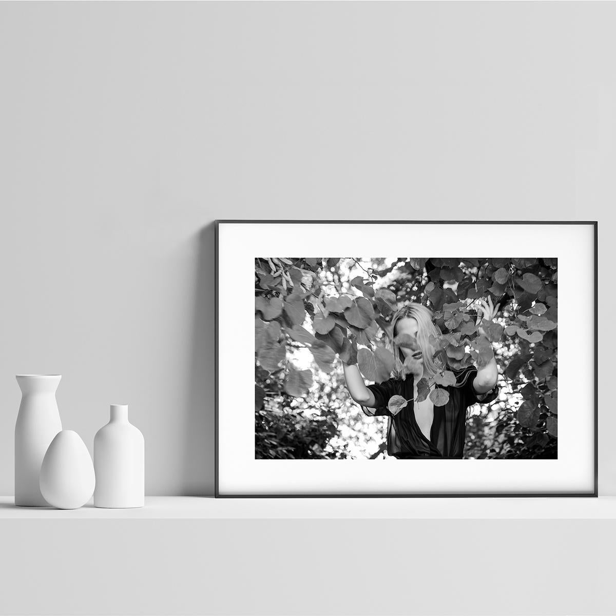 Untitled 15 - Fine Art Photography, Portrait, Black & White, Sofia Fernandez For Sale 1