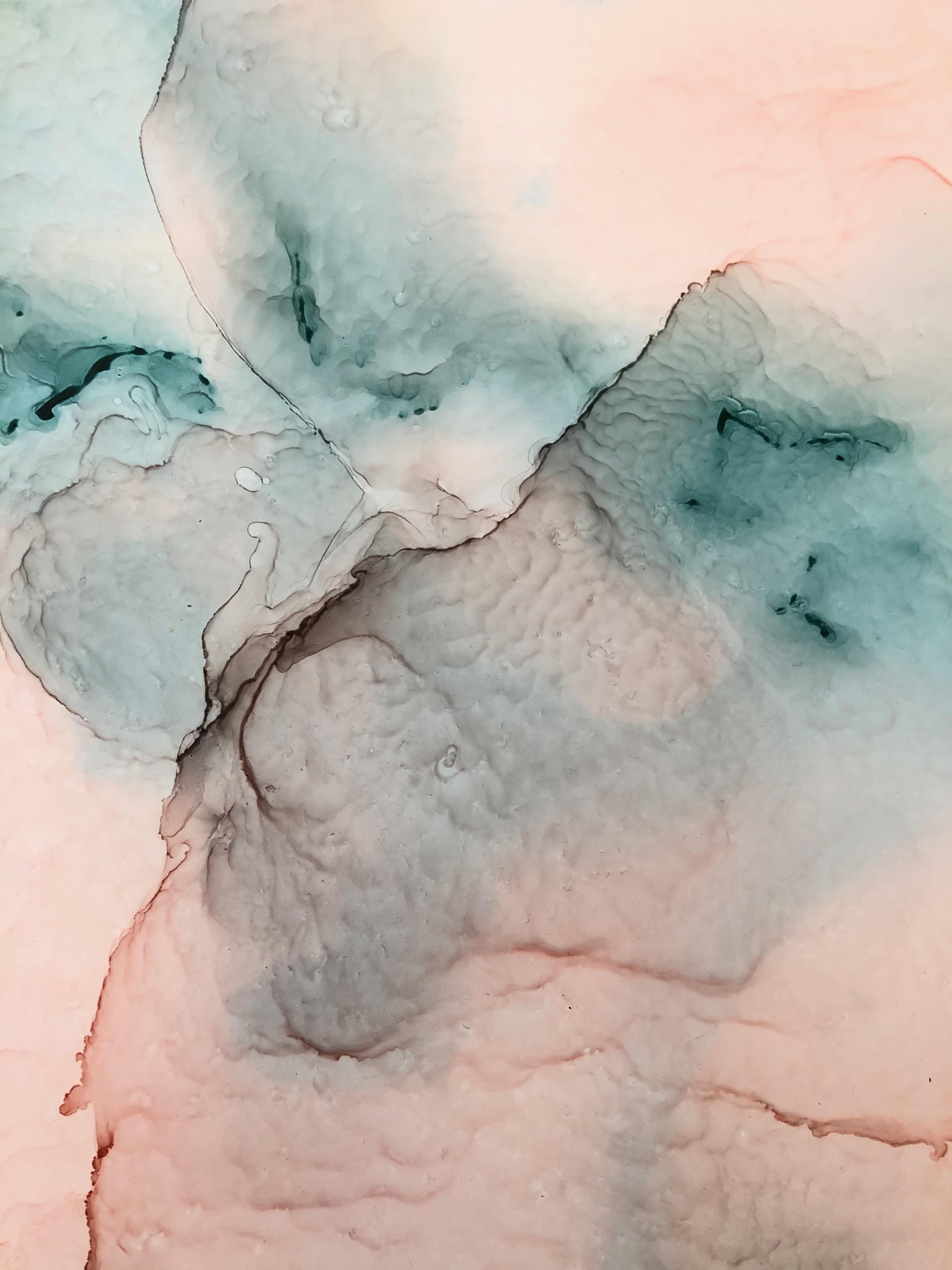 Cote D'Azur- Abstraktionskunst, in blassrosa und türkisfarben gefertigt (Beige), Abstract Drawing, von Mila Akopova