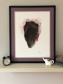 Quadro astratto a base di iris, realizzato in viola, nero, beige, rosa pallido e rosa.