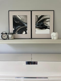 Energía de los sentimientos - pintura abstracta, realizada en color beige, blanco y negro