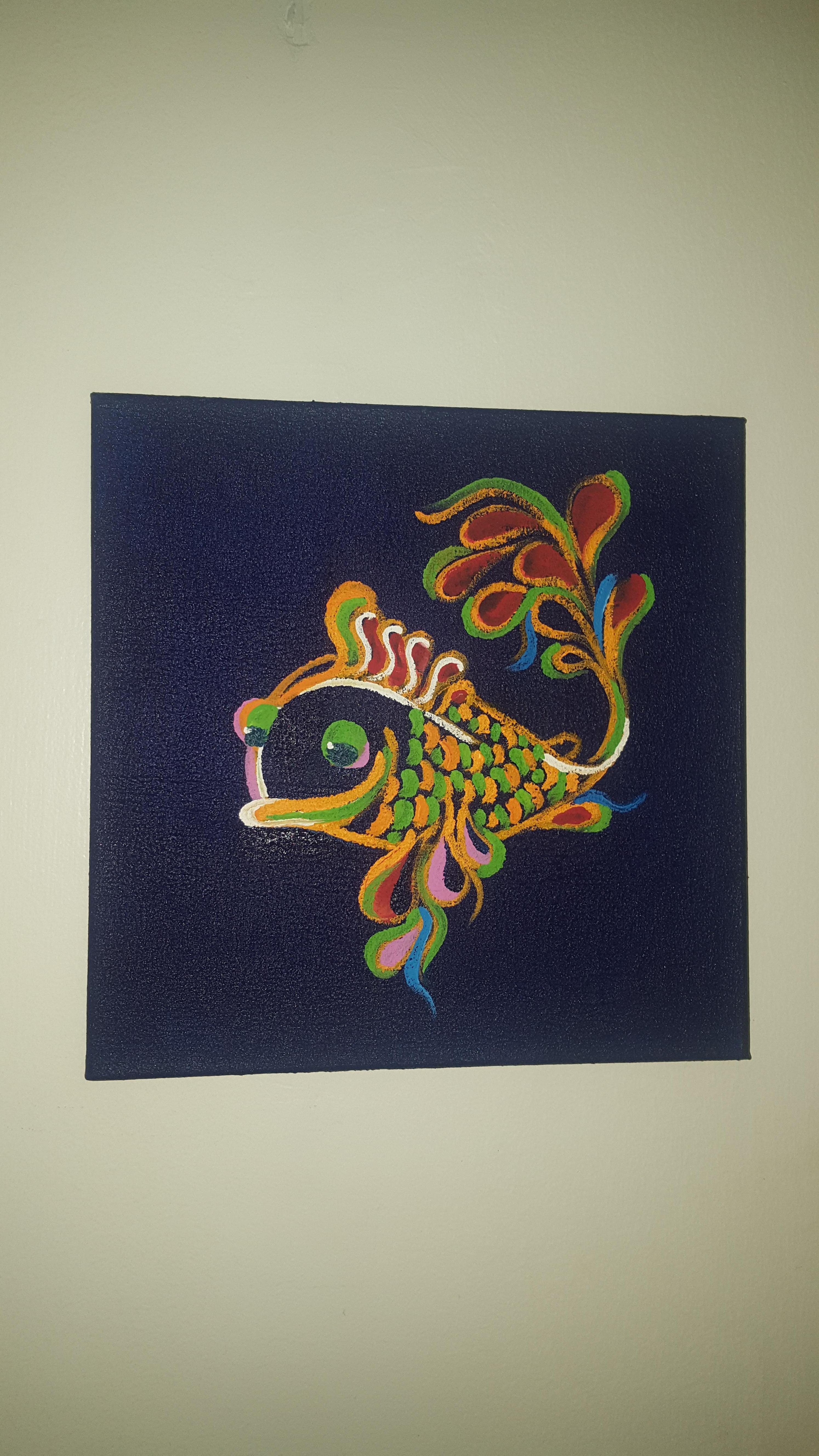 Rainbow Fish L – Painting von Carolina Moreno