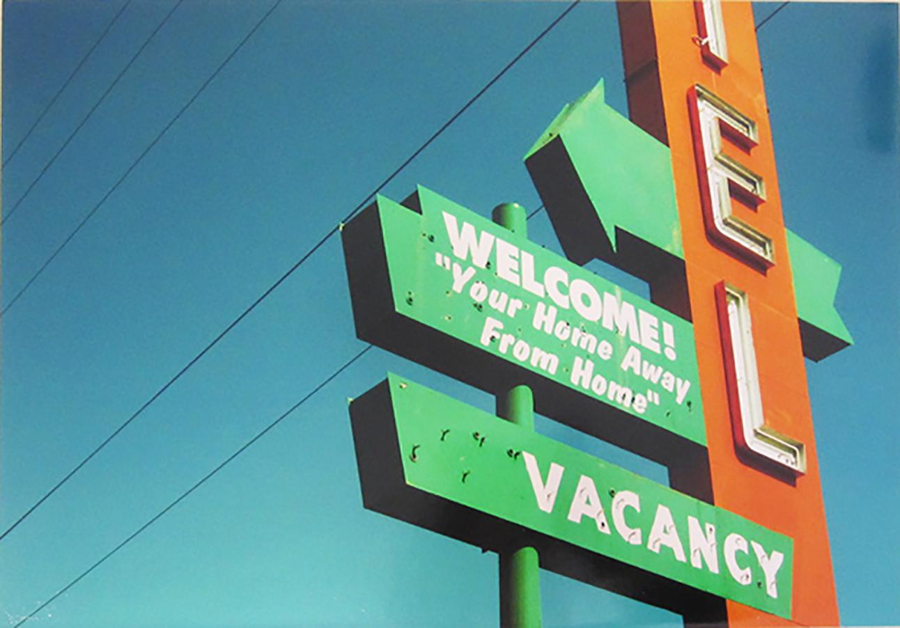 „ „Home Away From Home““  Metallic-Druck, C-Print – Photograph von Jen Zahigian