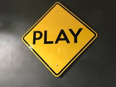 "Play" - Escultura contemporánea de señalización callejera