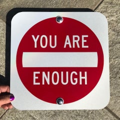 "Vous êtes ...."" Sculpture d'enseigne de rue contemporaine