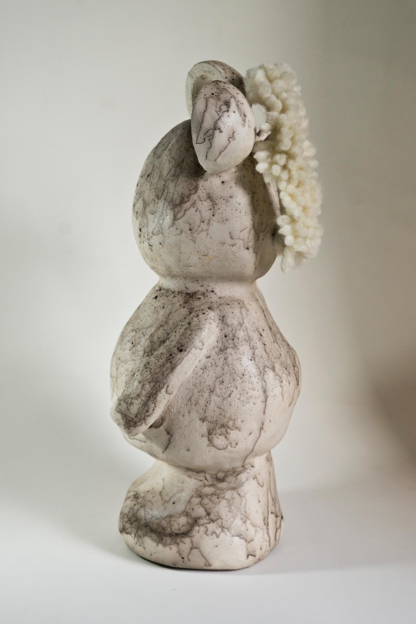 The Big Cacique Teddy - Gray Figurative Sculpture by Agustina Garrigou