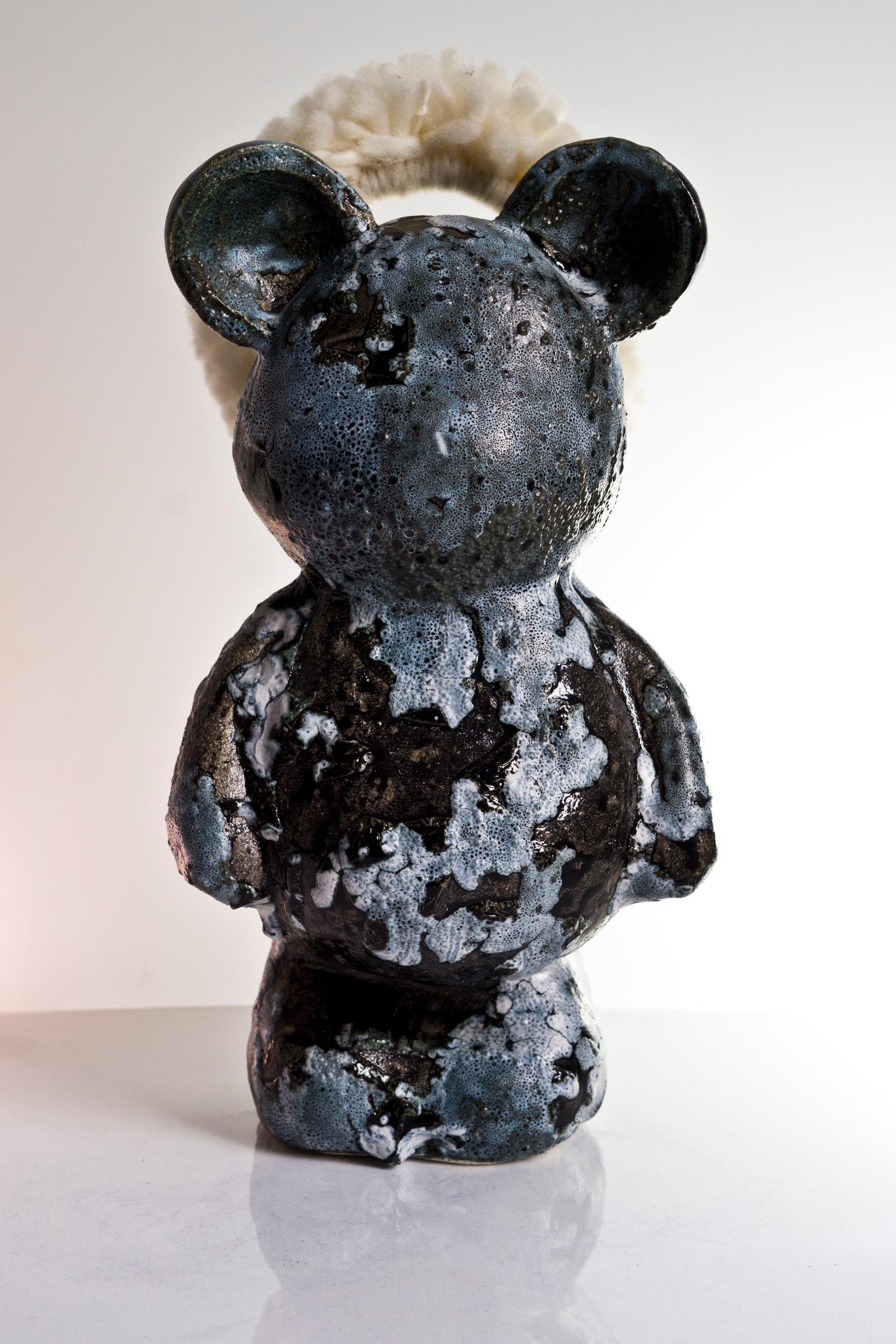Agustina Garrigou Figurative Sculpture - The Warrior Teddy