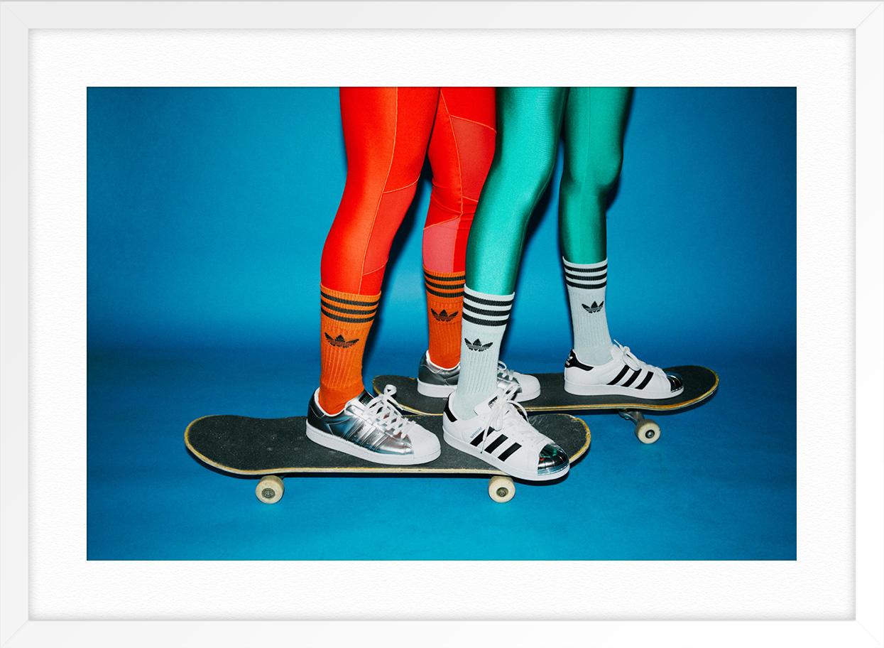 Unbenannte Skate-Küche 87 (Blau), Figurative Photograph, von Eric T. White