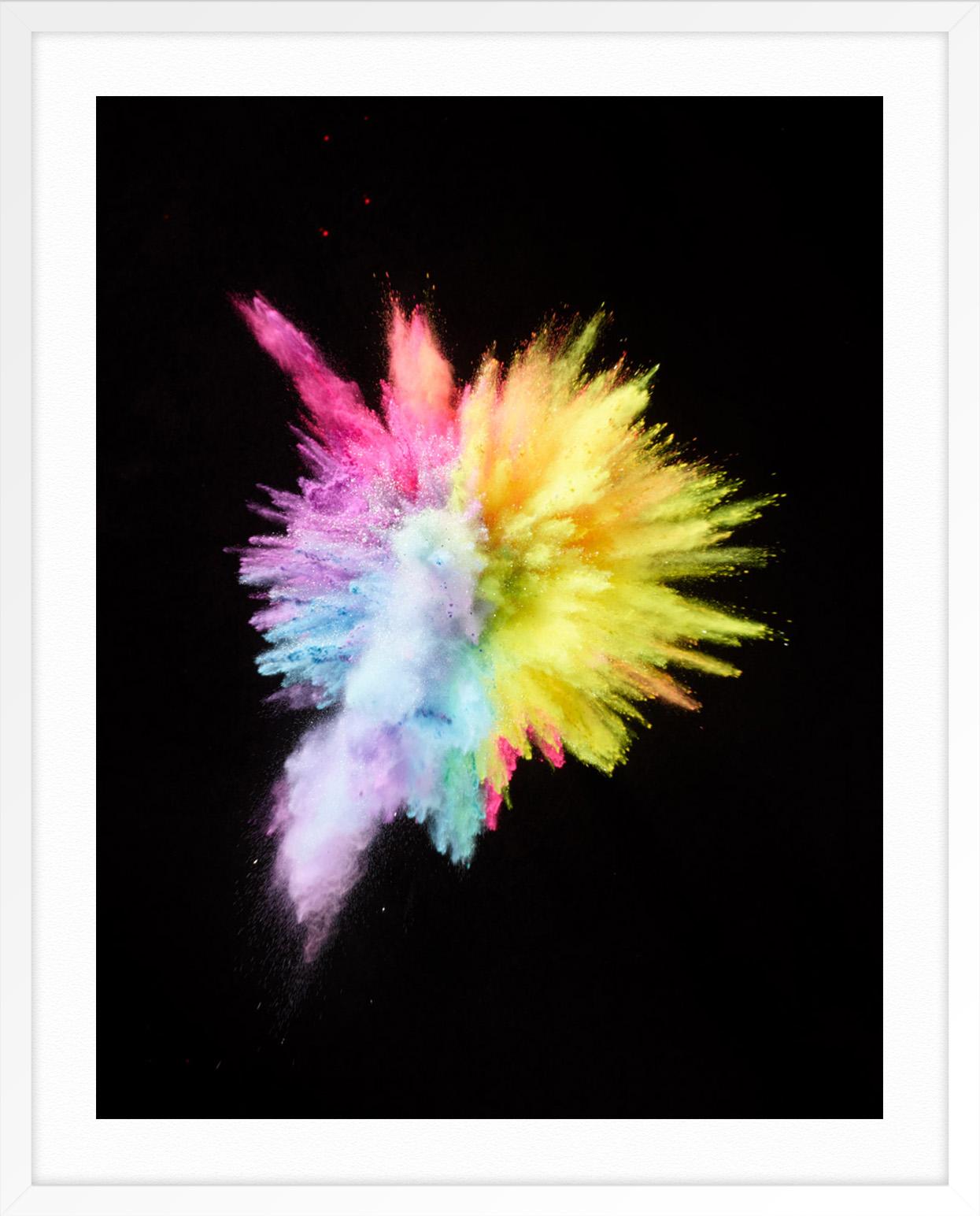 Arco iris cósmico 1 - Abstract Photograph Negro de Karin Berndl
